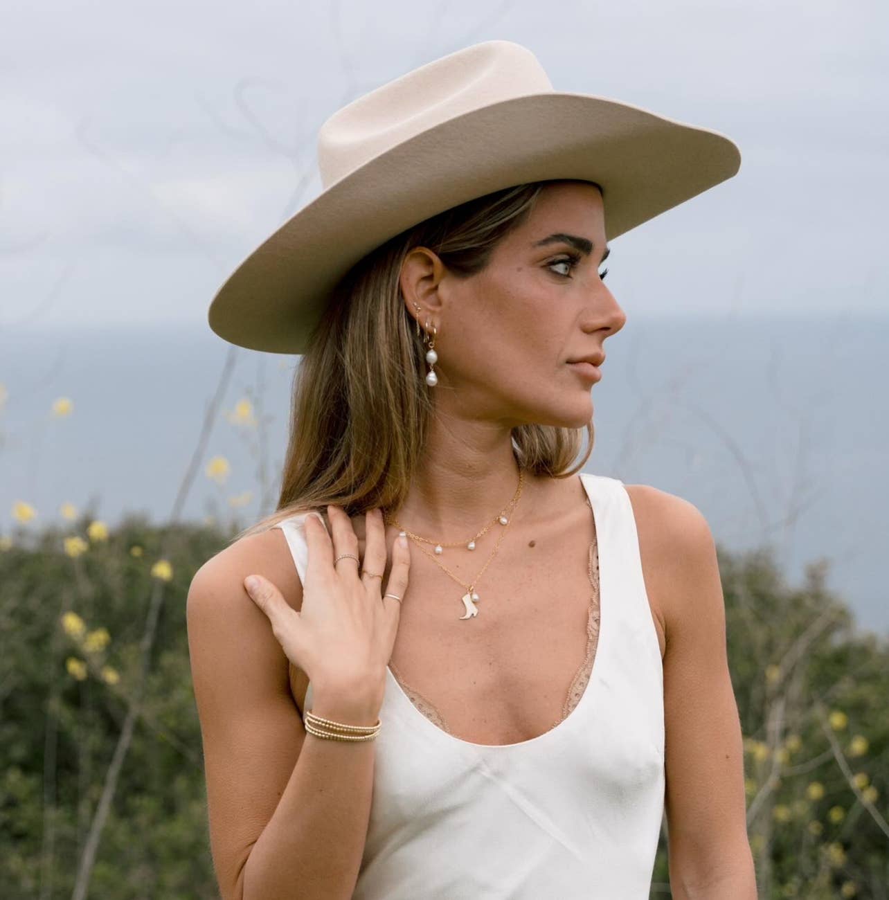 XO Hanalei – Großhandel Kette mit Anhänger/Charm – Coastal Cowgirl Halskette — Halskette mit 14-karätiger Goldfüllung2