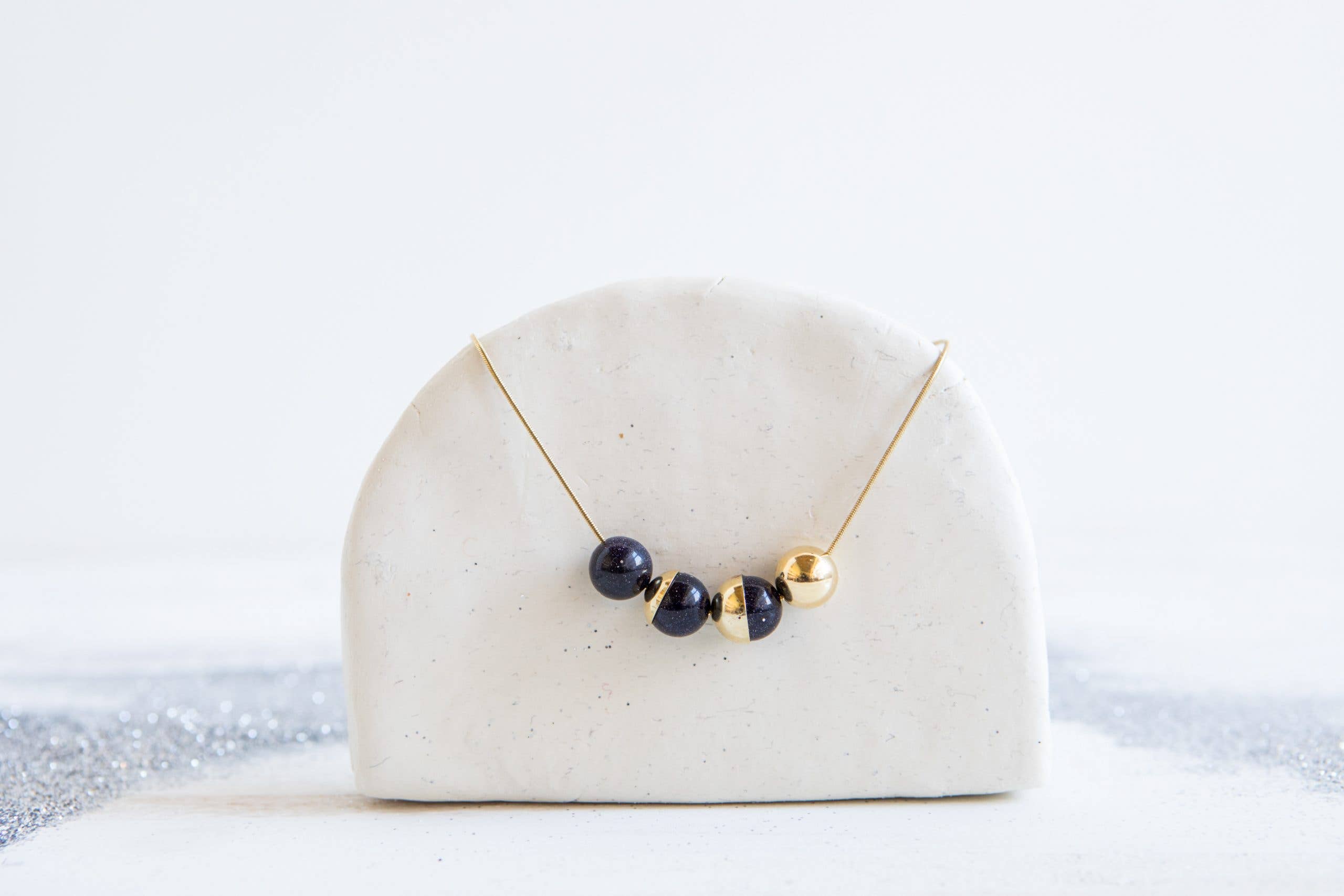 Fauna y Flora – Großhandel Kette mit Anhänger/Charm – Lunare Halskette mit Mondphasen4