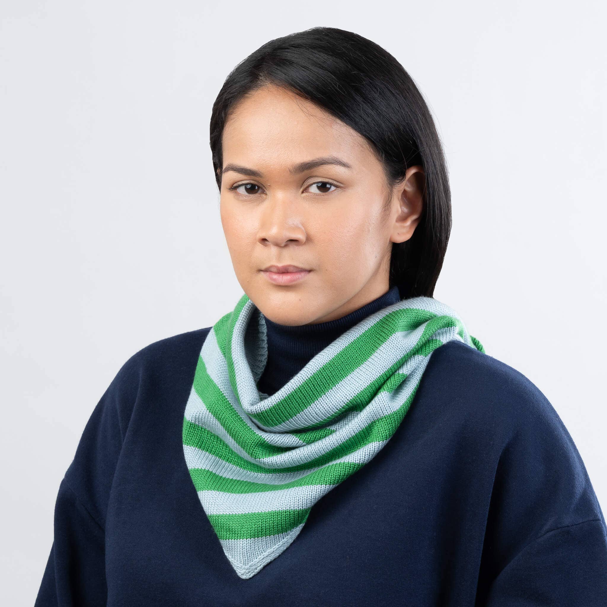 VERLOOP | knits - Wholesale Scarf - Women's - Simple Stripe Triangle Scarf19