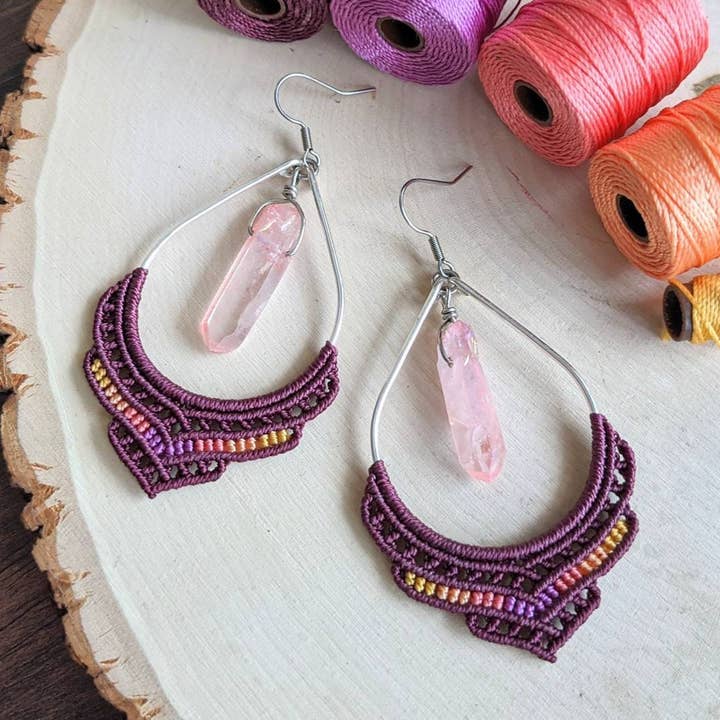 Orecchini in quarzo macramè, strega tribale della foresta, orecchino da strega per la vendita all'ingrosso da parte di Hang Loose Creations