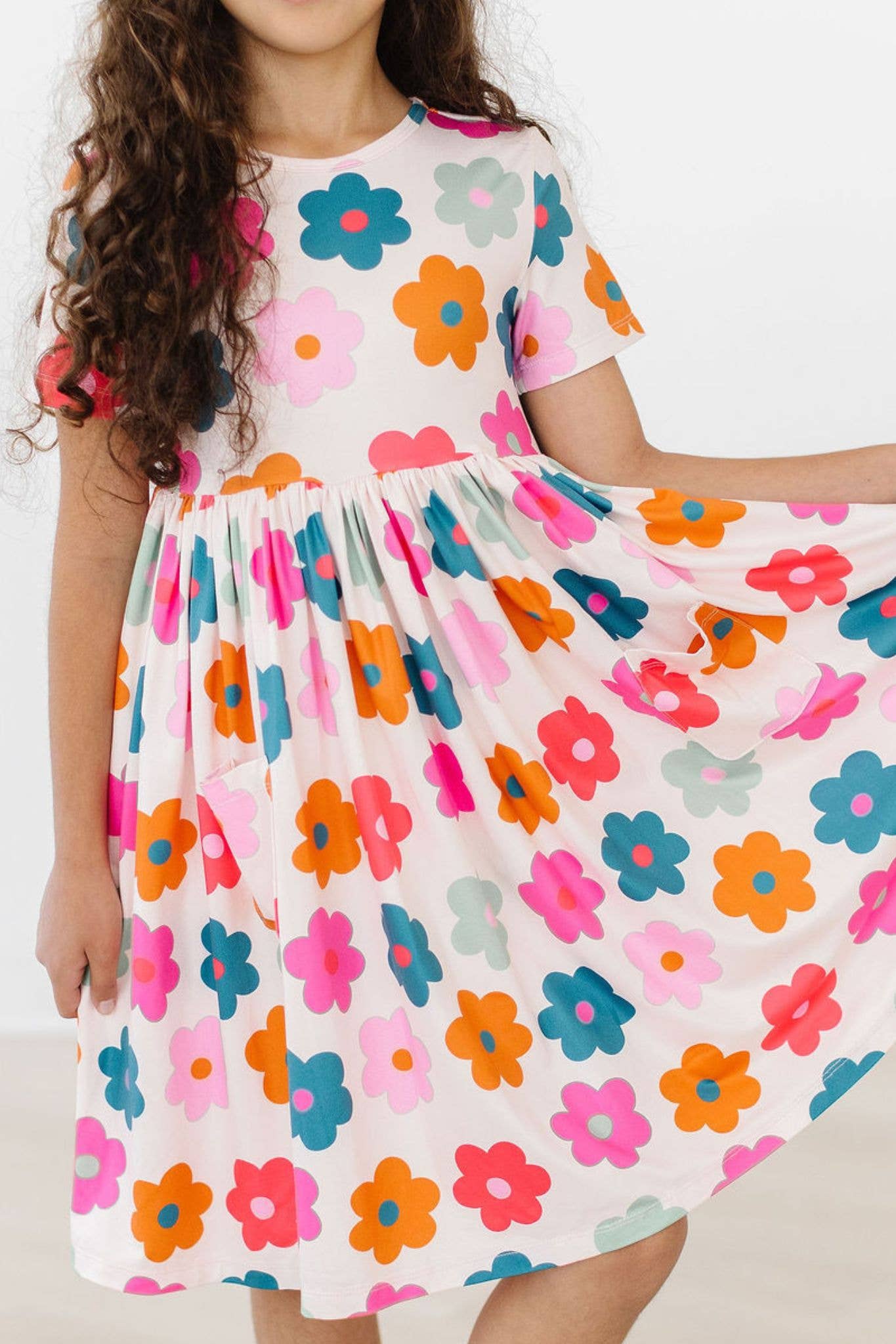 Mila & Rose - Wholesale Dress - Kids - Retro Floral S/S Pocket Twirl Dress