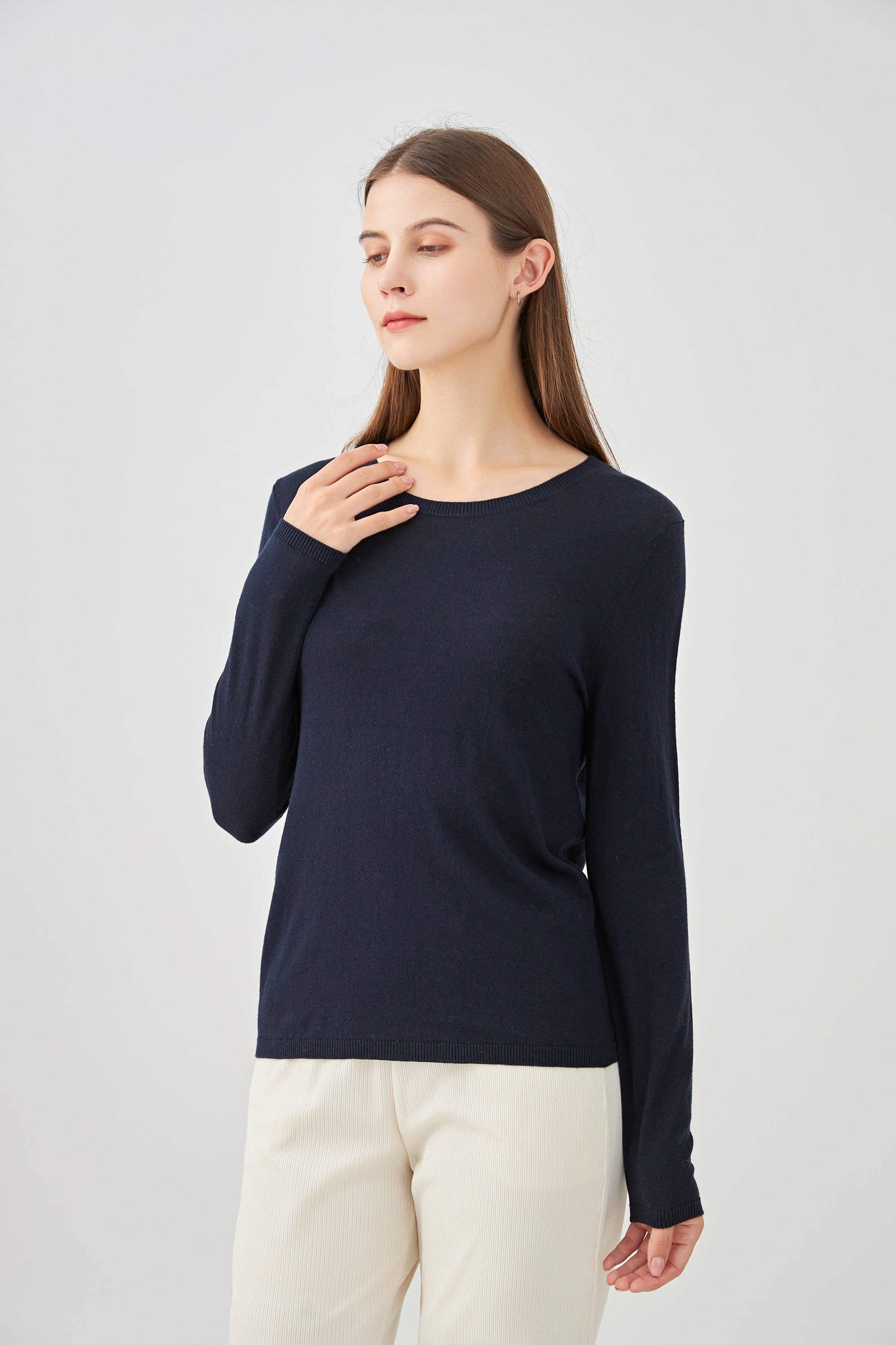 jw.atelier - Wholesale Knit Sweater - Women's - Round neck sweater in silk and cashmere11