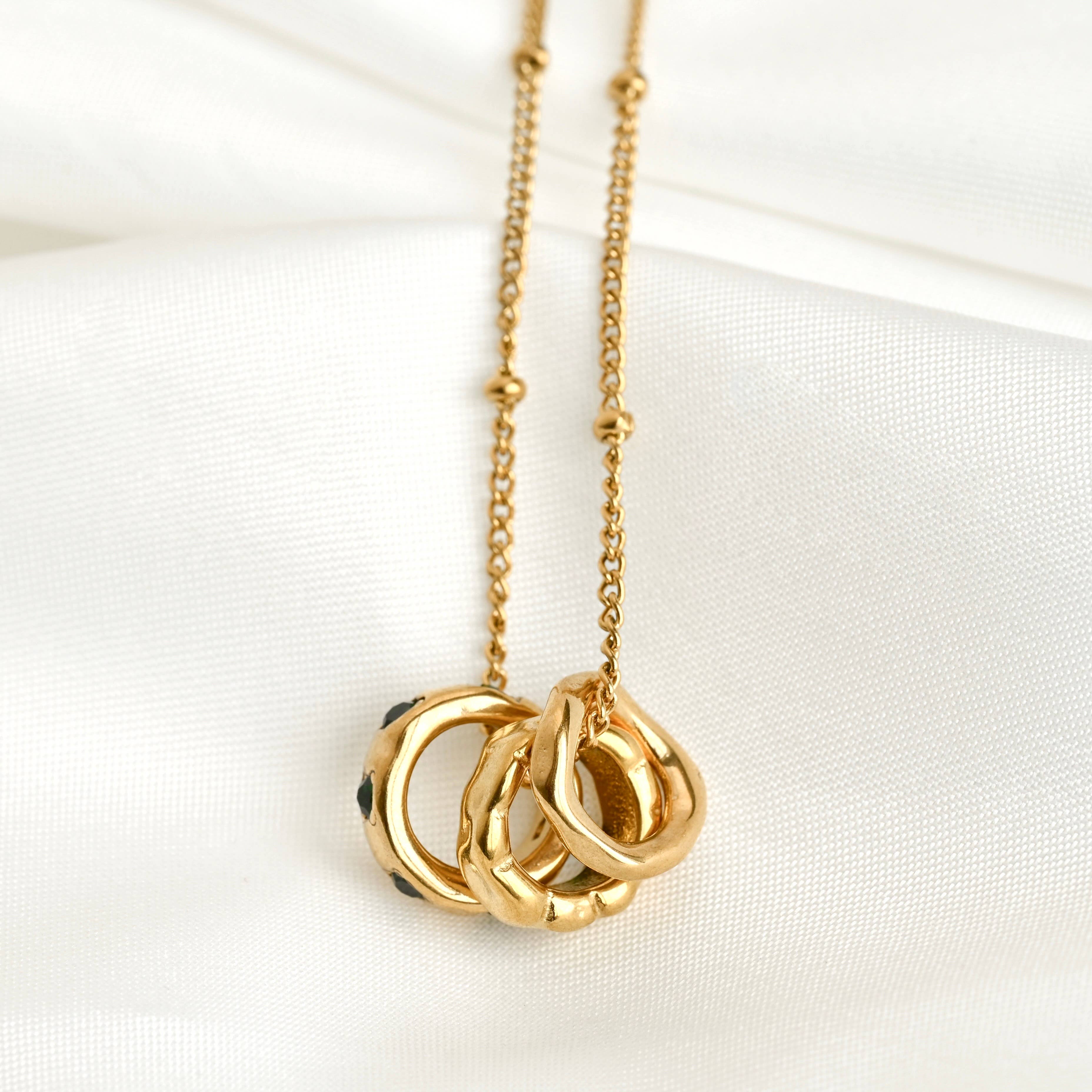 Blueyejewelry - Vente Colliers à pendentif - Collier à Anneaux Mixtes - Collier Porte-Anneau en Or avec Diamant6