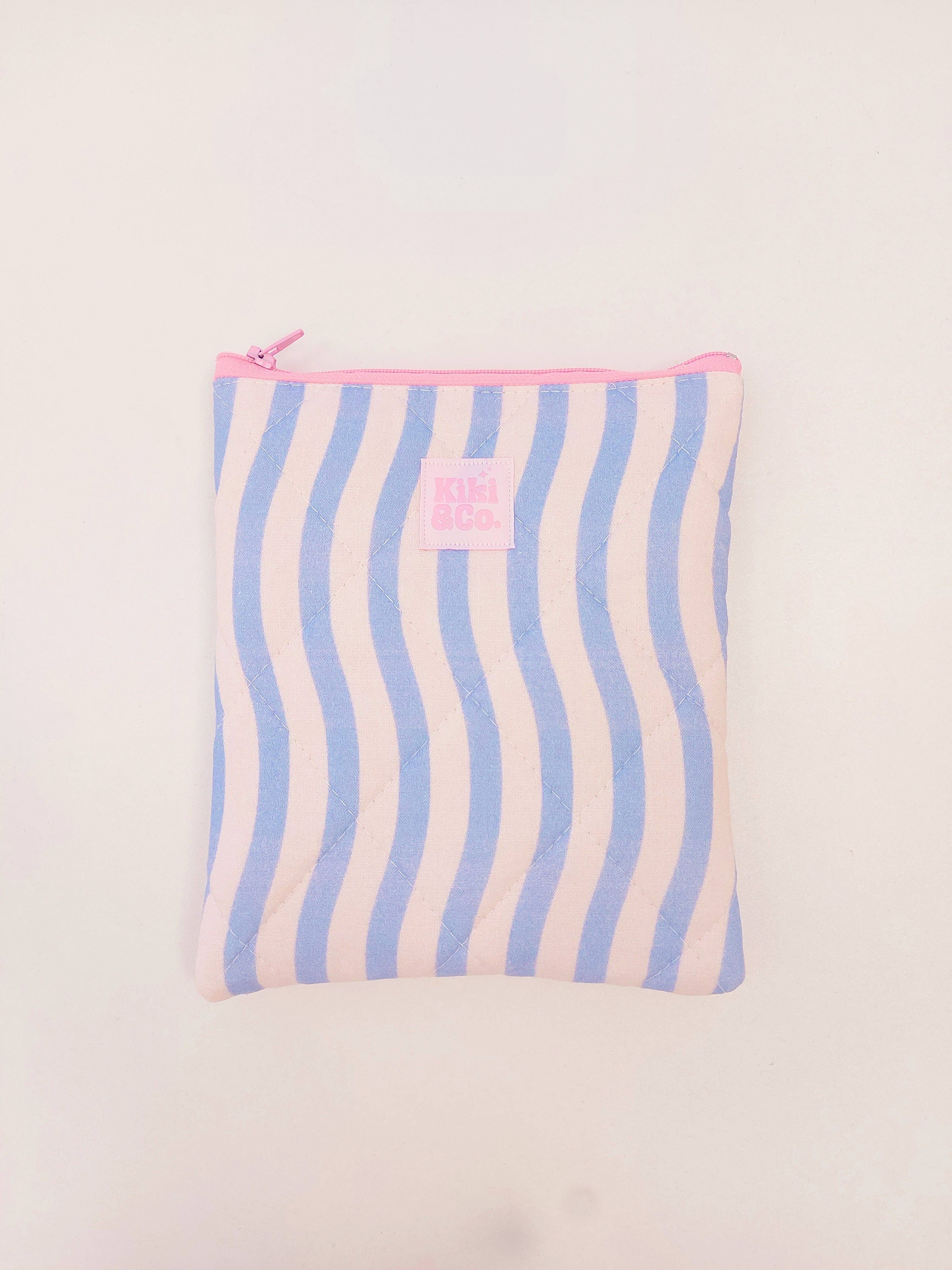 Kiki & Co. - Wholesale Pouch – Women’s - Quilted eReader Sleeve - Blue Wavy Stripes1