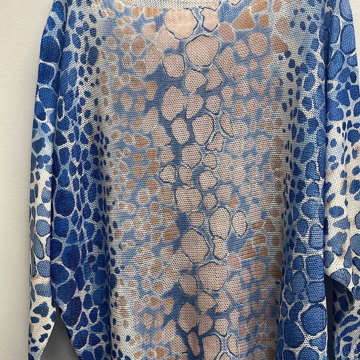 VIAPB BLUE Giraffe Round Neck Knit Printed Sweater for wholesale by LOOWIE