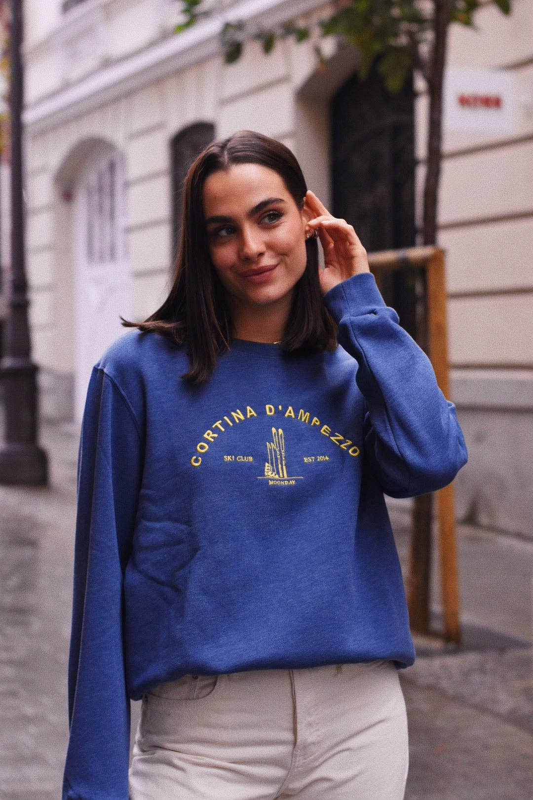 MOONDAY - Wholesale Graphic Sweatshirt - Women's - Cortina3