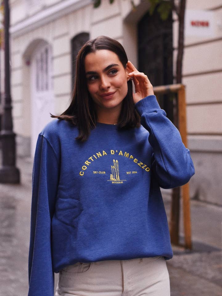 MOONDAY - Wholesale Graphic Sweatshirt - Women's - Cortina3