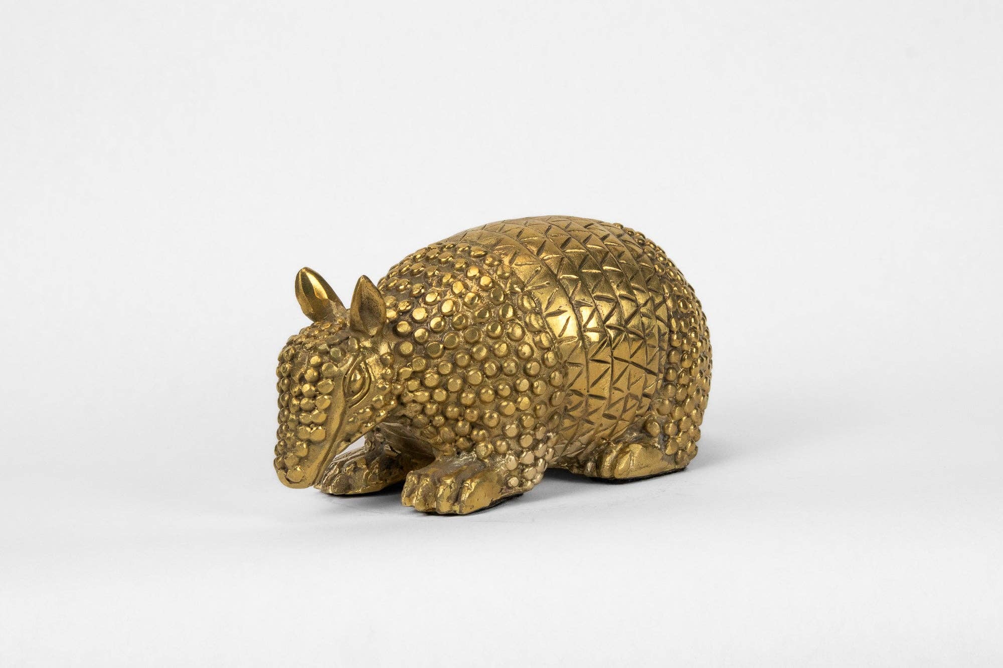 PRIZE - Wholesale Sculpture - Armadillo Sculpture in Brass1