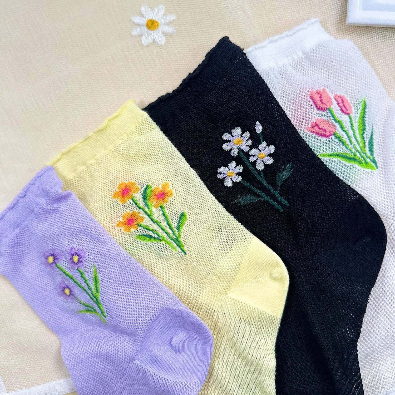 7DAYSSOCKS - Vente Chaussettes – femme - Chaussettes de jour romantiques en maille Crew pour femmes6