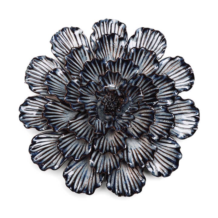 Assiette à dîner en céramique bleue du Japon Fleur Dahlia pour la vente par Chive UK