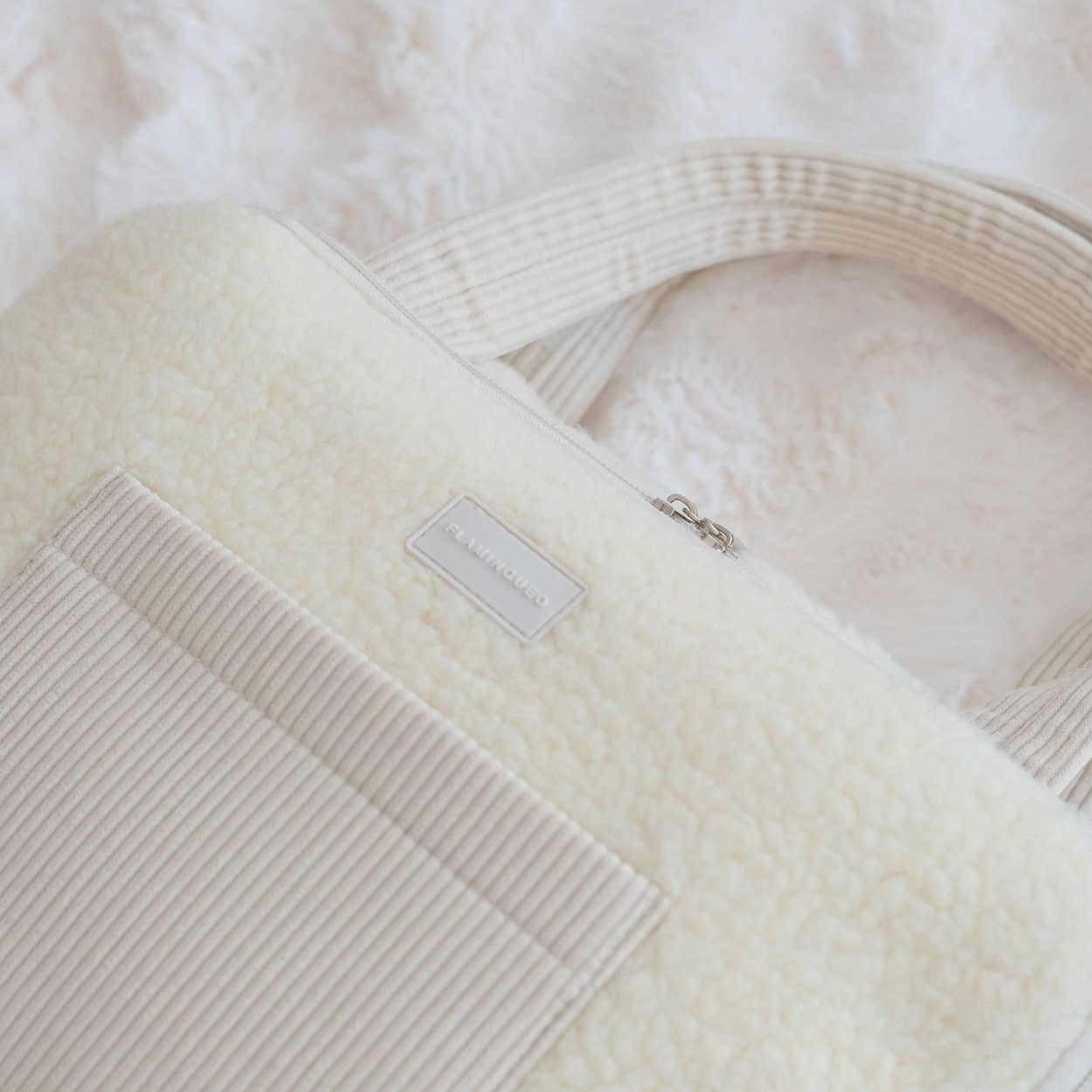 Flamingueo - Wholesale Toiletry Bag - Unisex - Beige toilet bag TEDDY with hanger 9