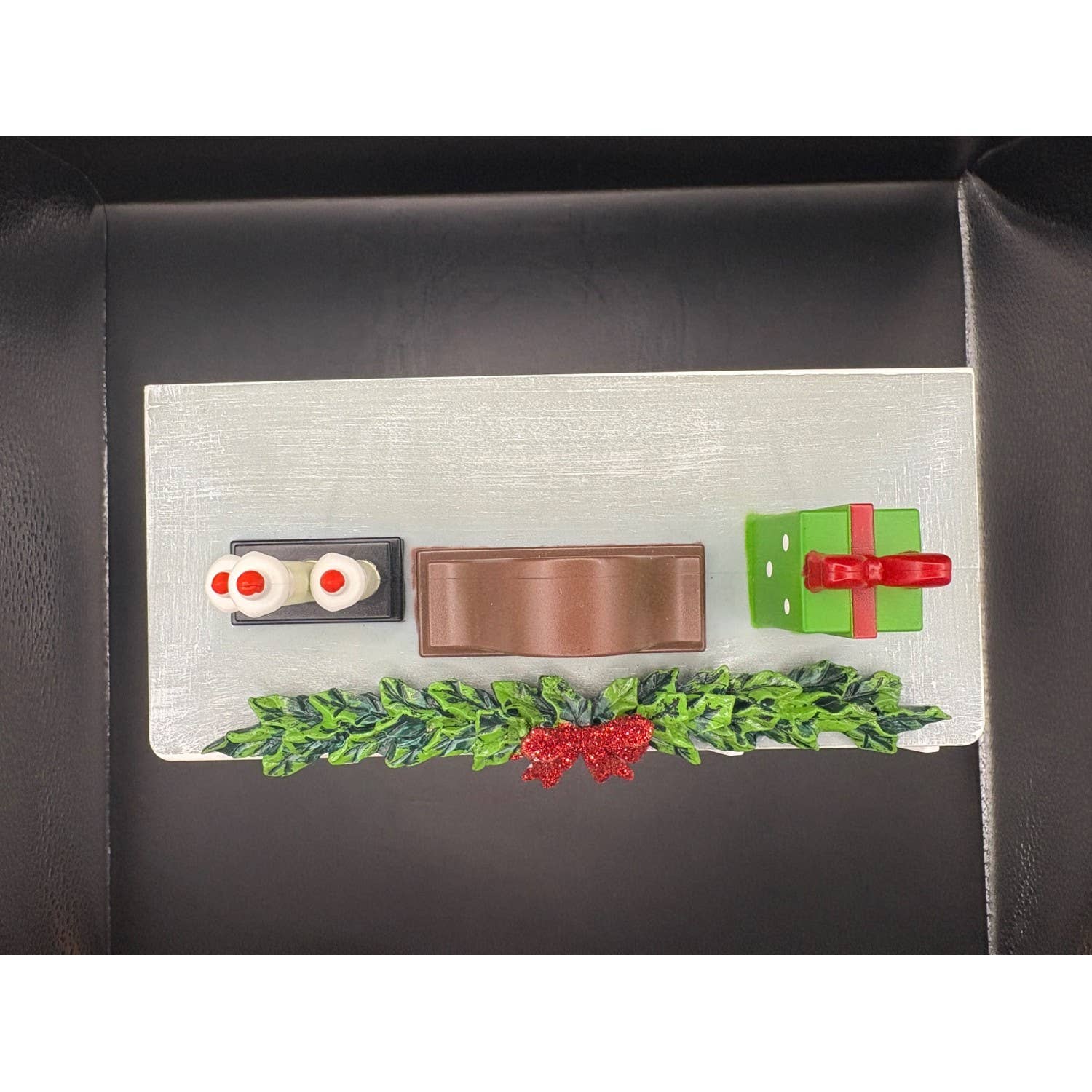 BLUE STAR B.V. – Decoração de Natal por atacado – Cena de Lareira de Natal com LED – Pai Natal a Entregar Presentes3