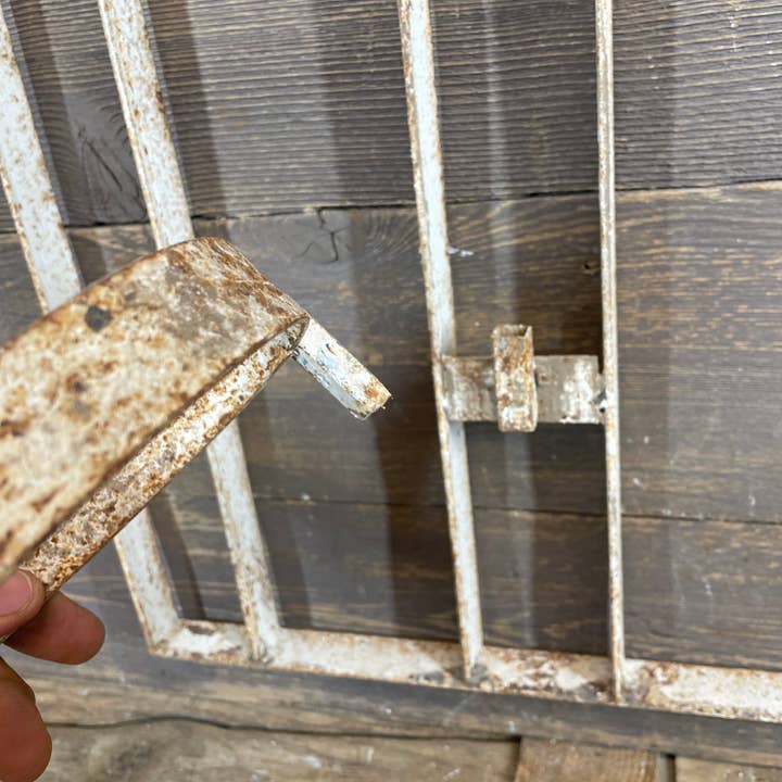 My Amigos Imports - Wholesale Plantenbak voor aan de muur - UITVERKOOP-Monterrey IJzeren Muurplanter & Pothouder-Wit-$143