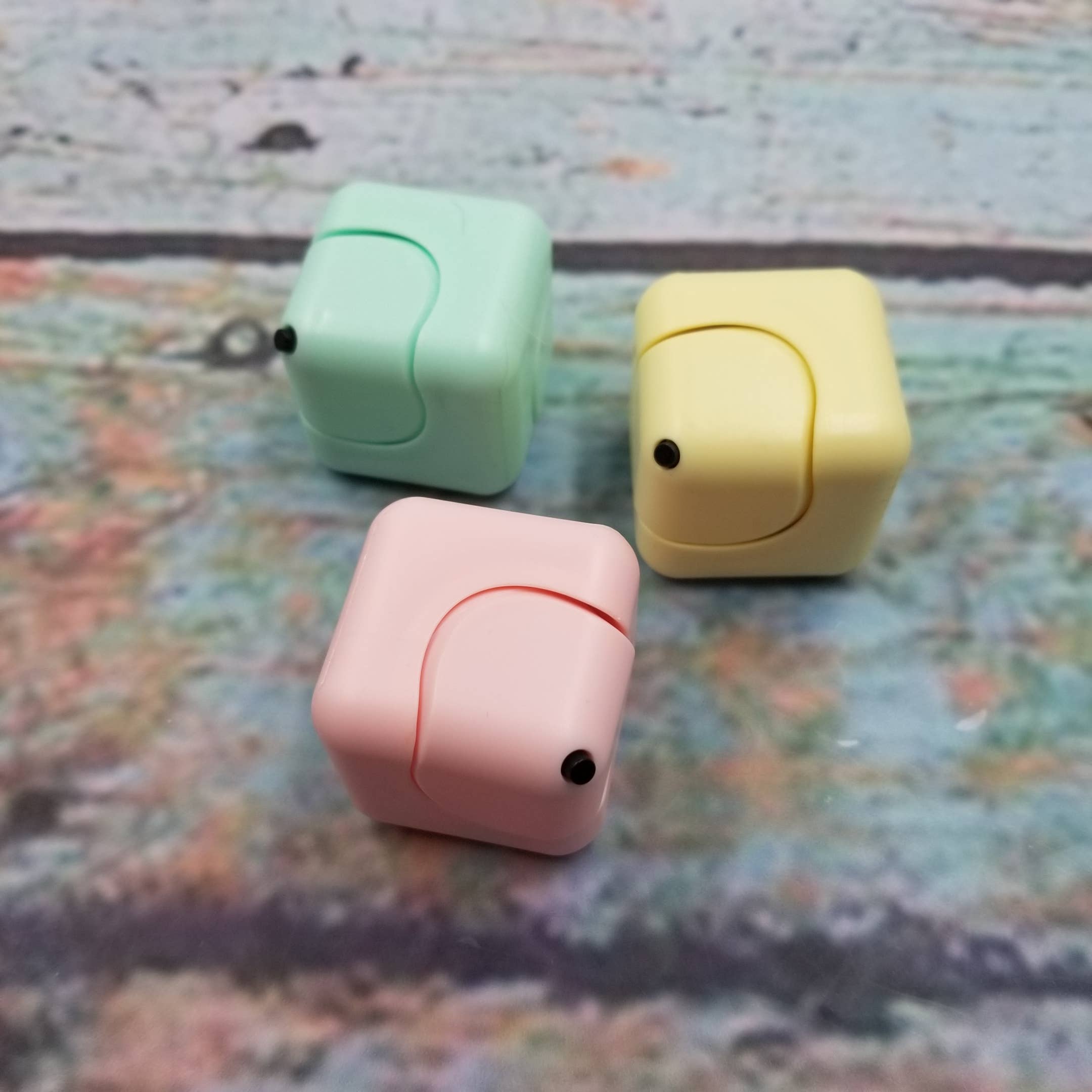 MIAS SHOP – wholesale Fidget toy – Kids – Rotate Square Dice Gyro Fidget cube3