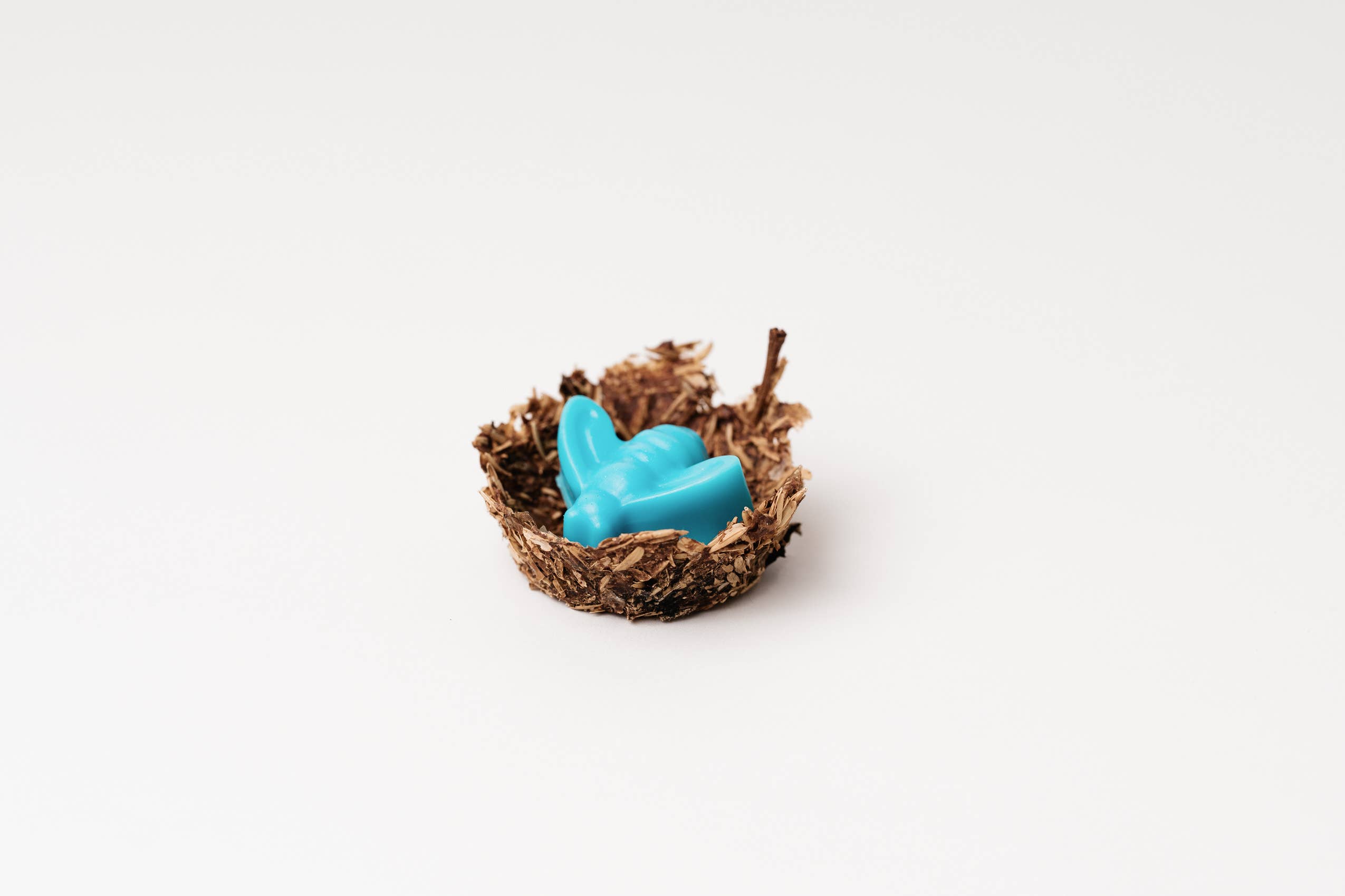 Harvest + Harmony – wholesale Bar Soap – Harvest + Harmony Bumblebee Goat Milk Soap in Pomace Dish6