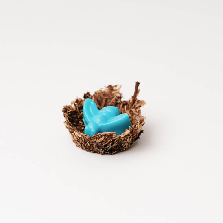 Harvest + Harmony – wholesale Bar Soap – Harvest + Harmony Bumblebee Goat Milk Soap in Pomace Dish6