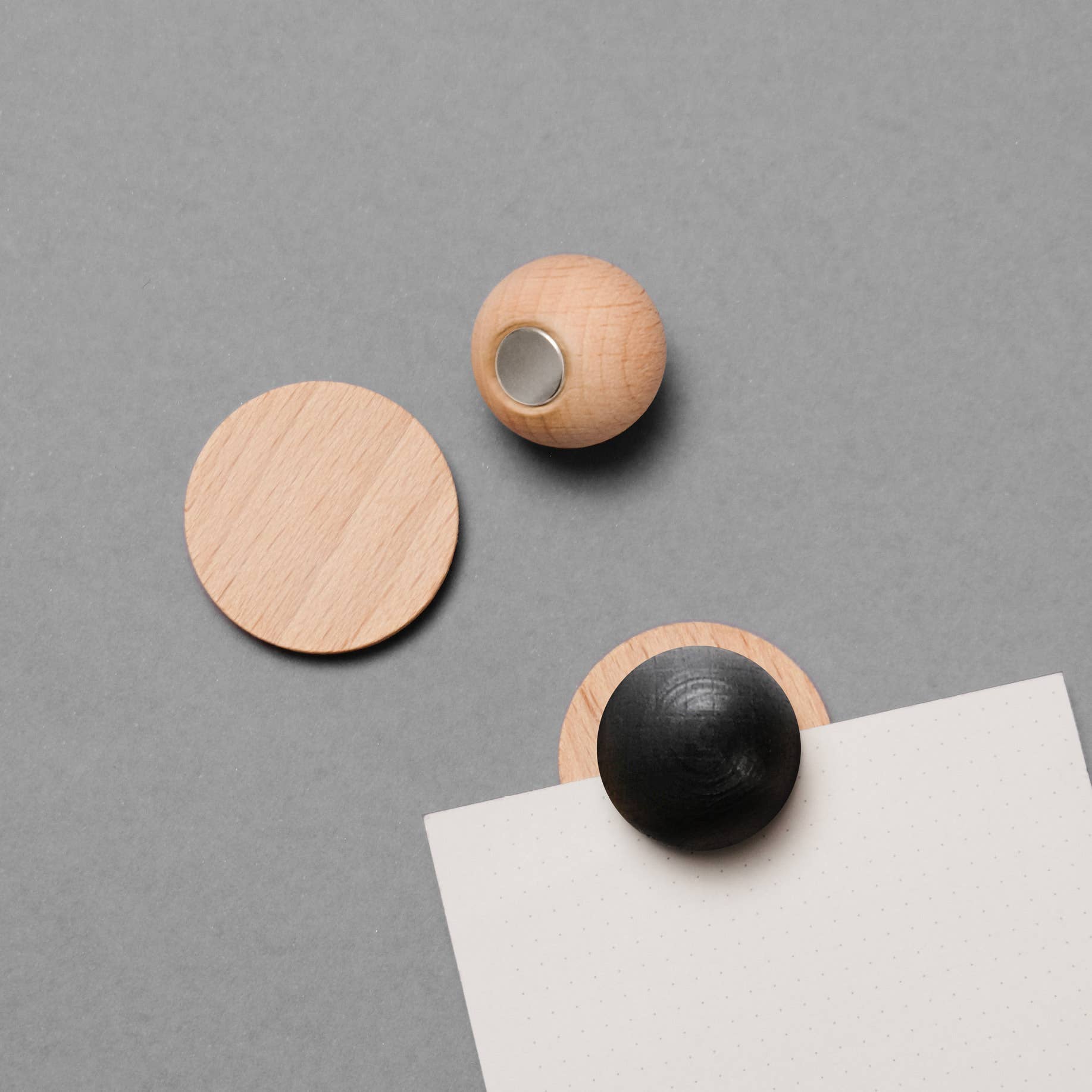 tout simplement - Wholesale Magnet - hop® - memo holder with its magnetic support4