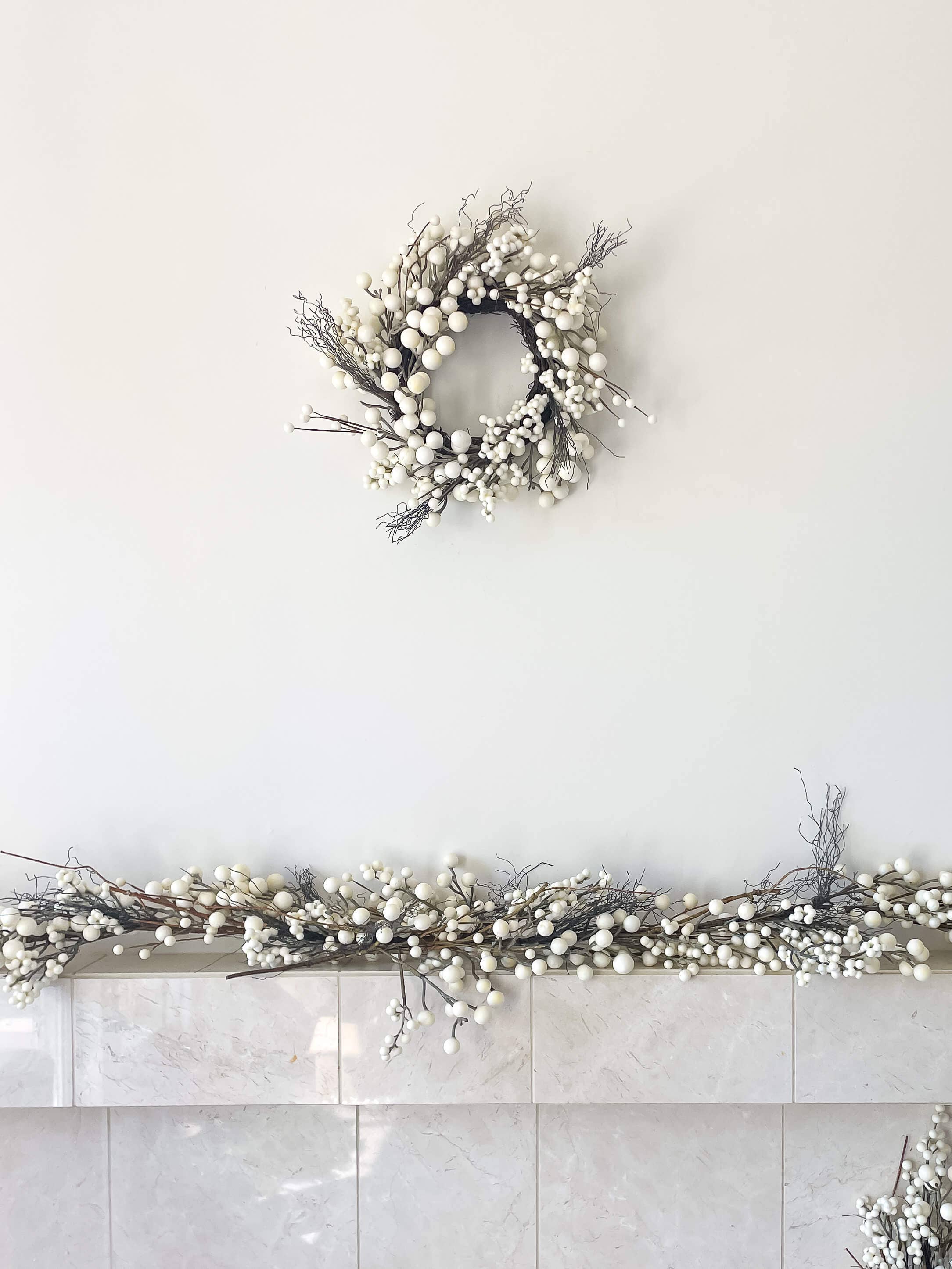 Hycroft Home Decor - Wholesale Wreath - Cream Ivory Berry Faux Christmas Wreath 14"1