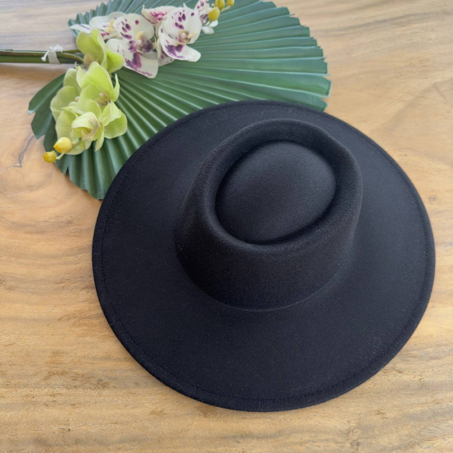 One and Only Accessories - Wholesale Boater Hat - Women's - VEGAN FELT BOATER PREMIUM HAT0