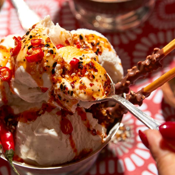 Holy Tshili - Wholesale Hot Sauce - Holy Tshili Extra Spicy Everything Chili Crisp7