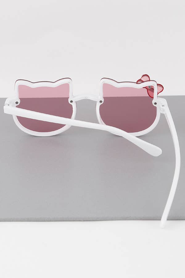 MIX KIDS Hello Kitty Sunglasses for wholesale on Faire4