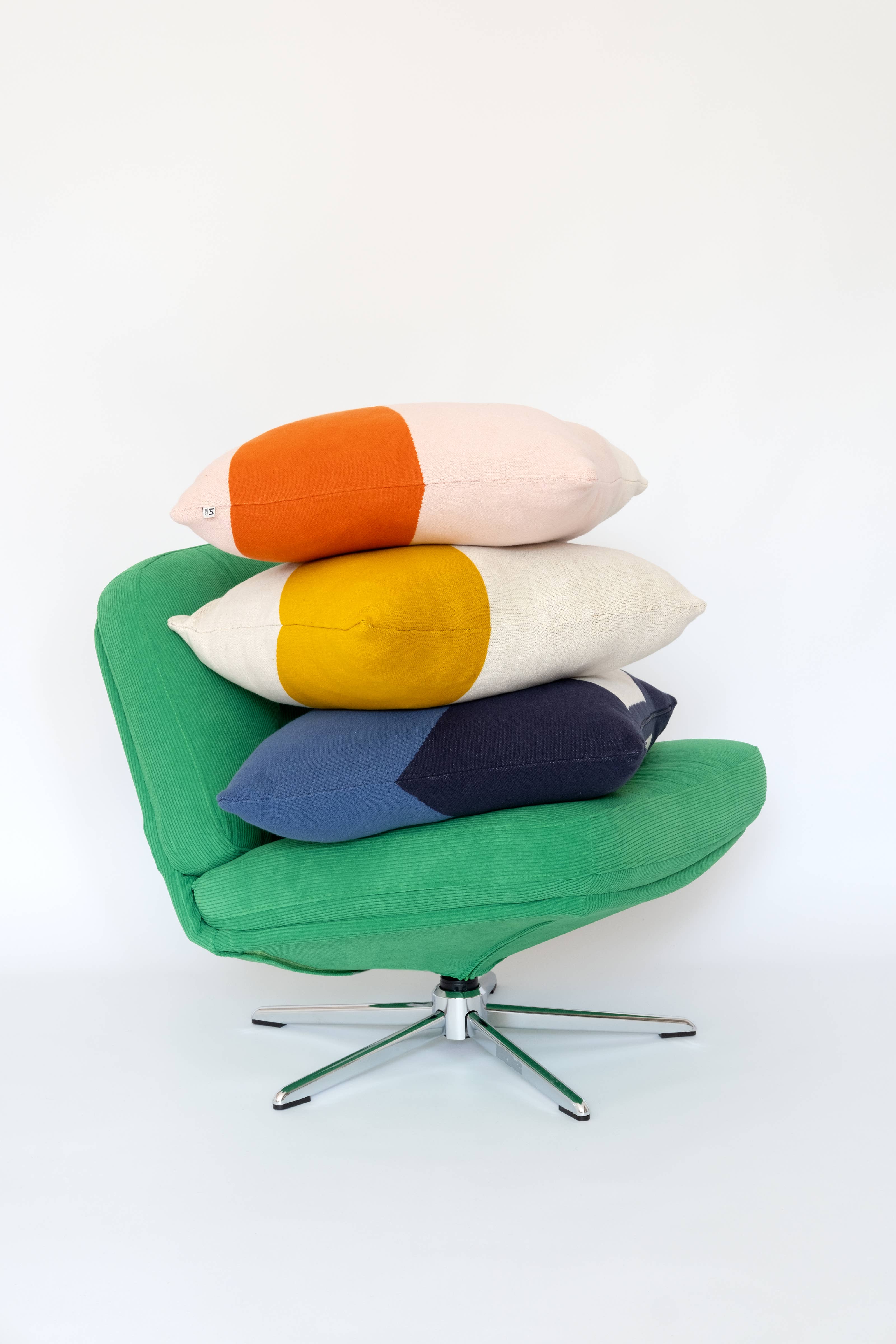 Sophie Home Ltd - Wholesale Throw/Decorative Pillow - Cotton Knit Throw Pillow/Cushion - Ilo Citrus1