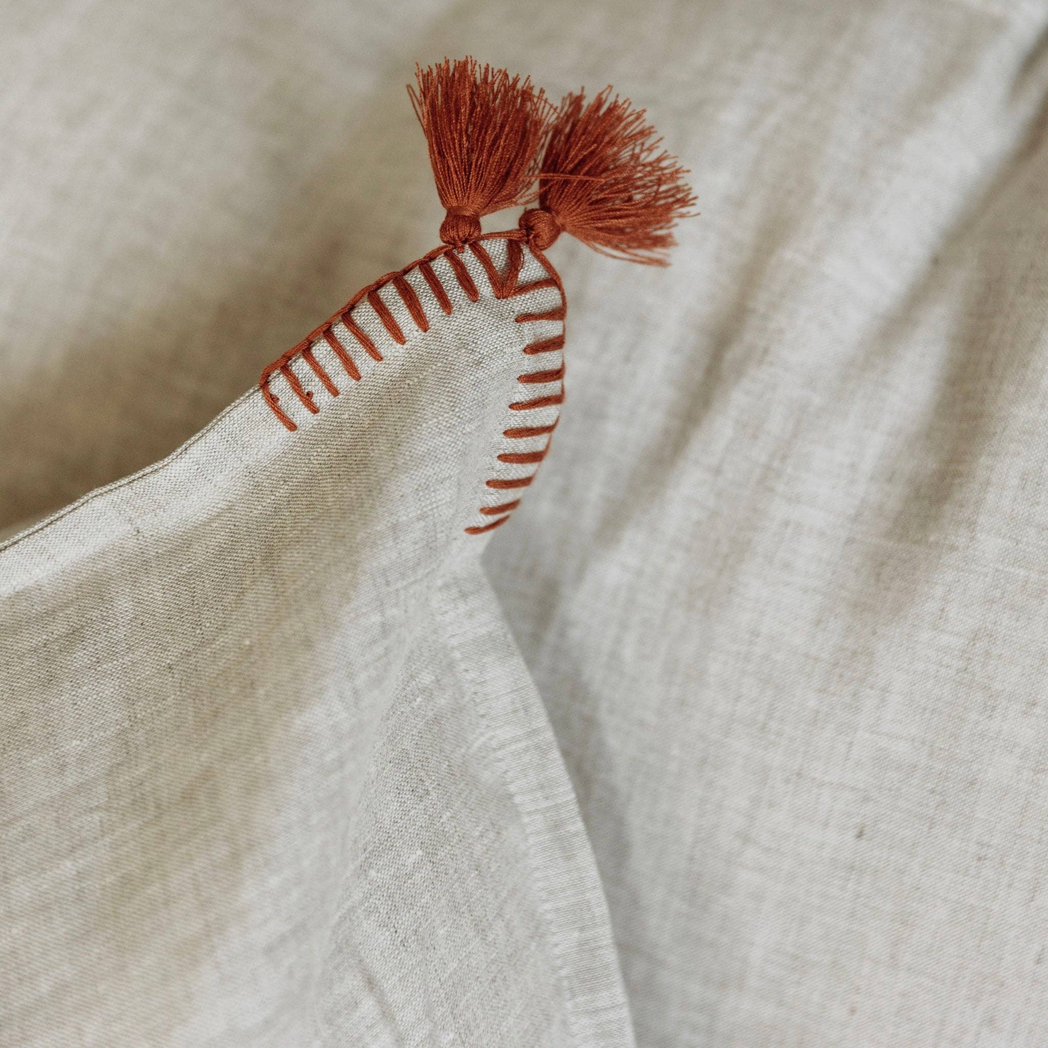 Kaki Coussin Lombaire en Lin Cousu à la Main Kaki en vente sur Faire4