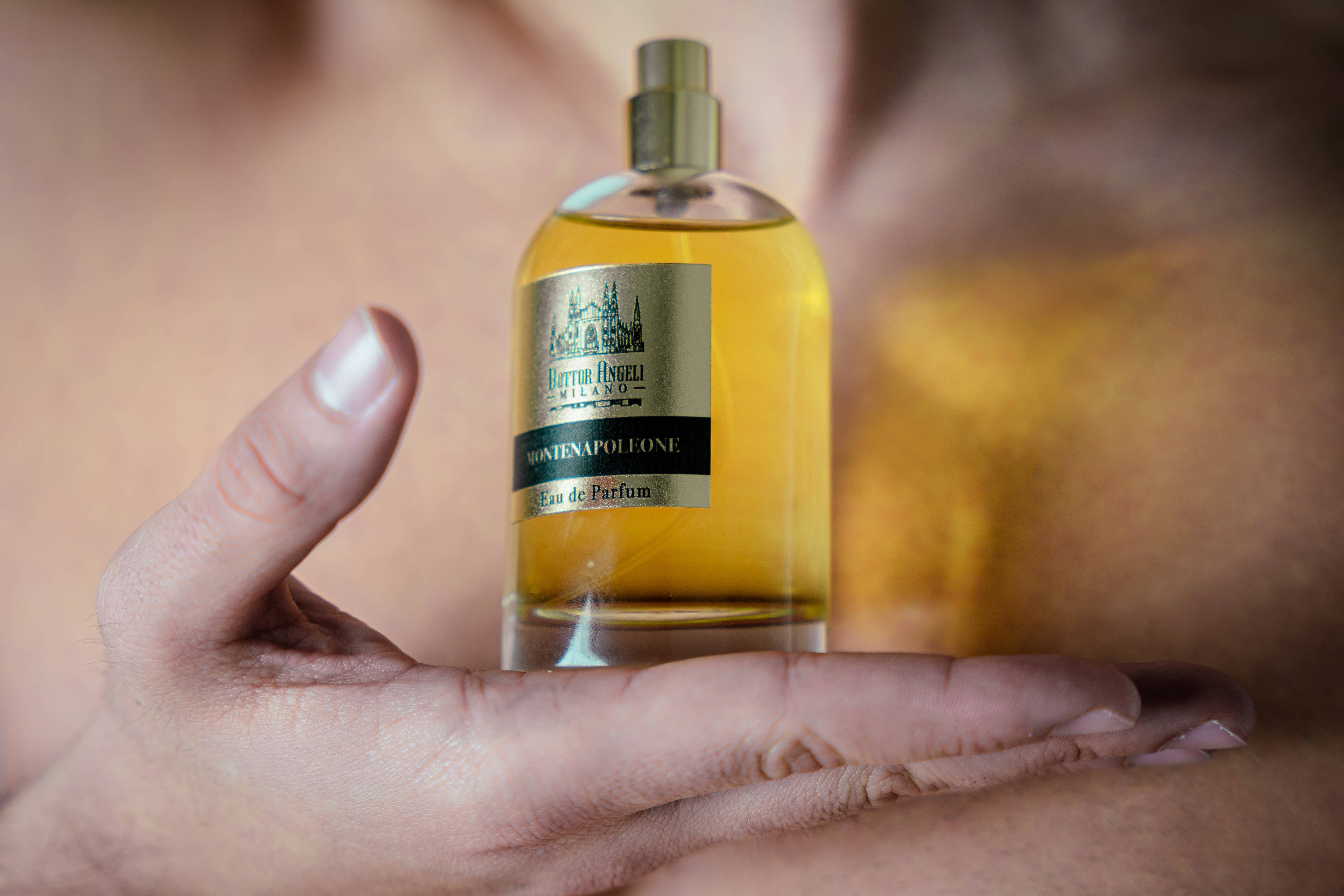 Dottor Angeli Milano - Wholesale Perfume/Eau de Toilette - Montenapoleone - Eau de parfum 100ml1