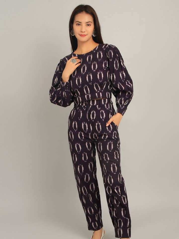 Ensemble coordonné en coton ikat violet pour la vente par INDOPHILIA