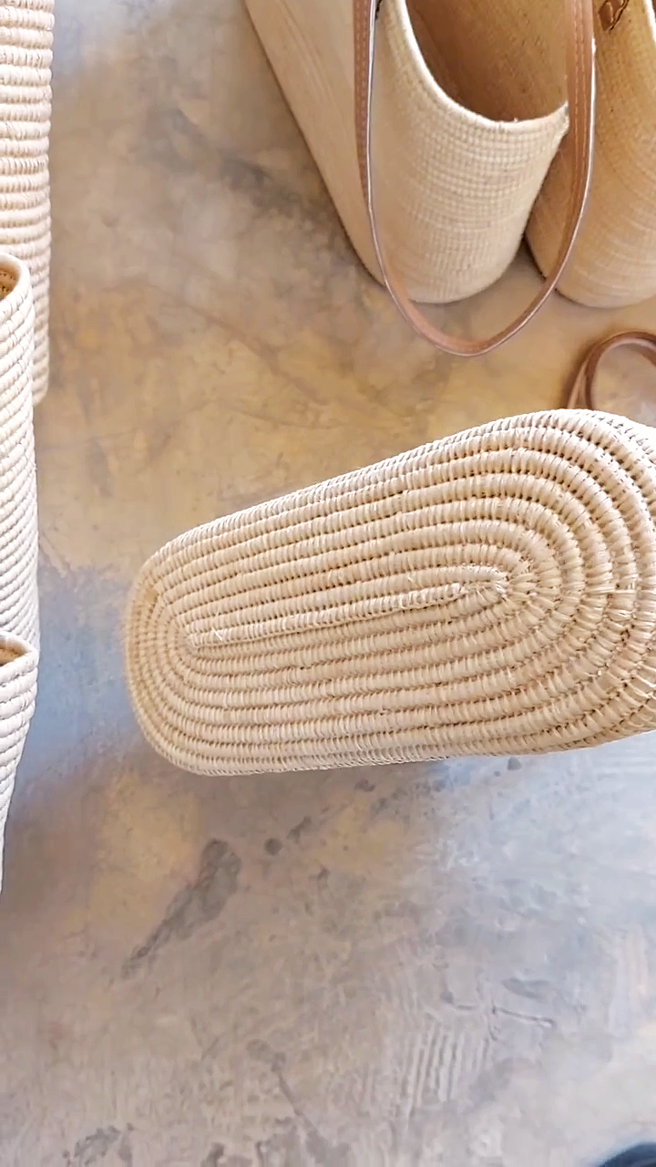 MARRAKECH METACRAFT LTD - Wholesale Tote Bag - Women's - Small Raffia Basket with Leather Handles1