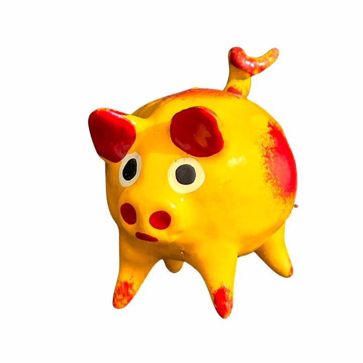 Amazon Ecology - Wholesale Decorative Figurine - Bobble-head resin pig and skunk - made by an artisan from the Peruvian Amazon