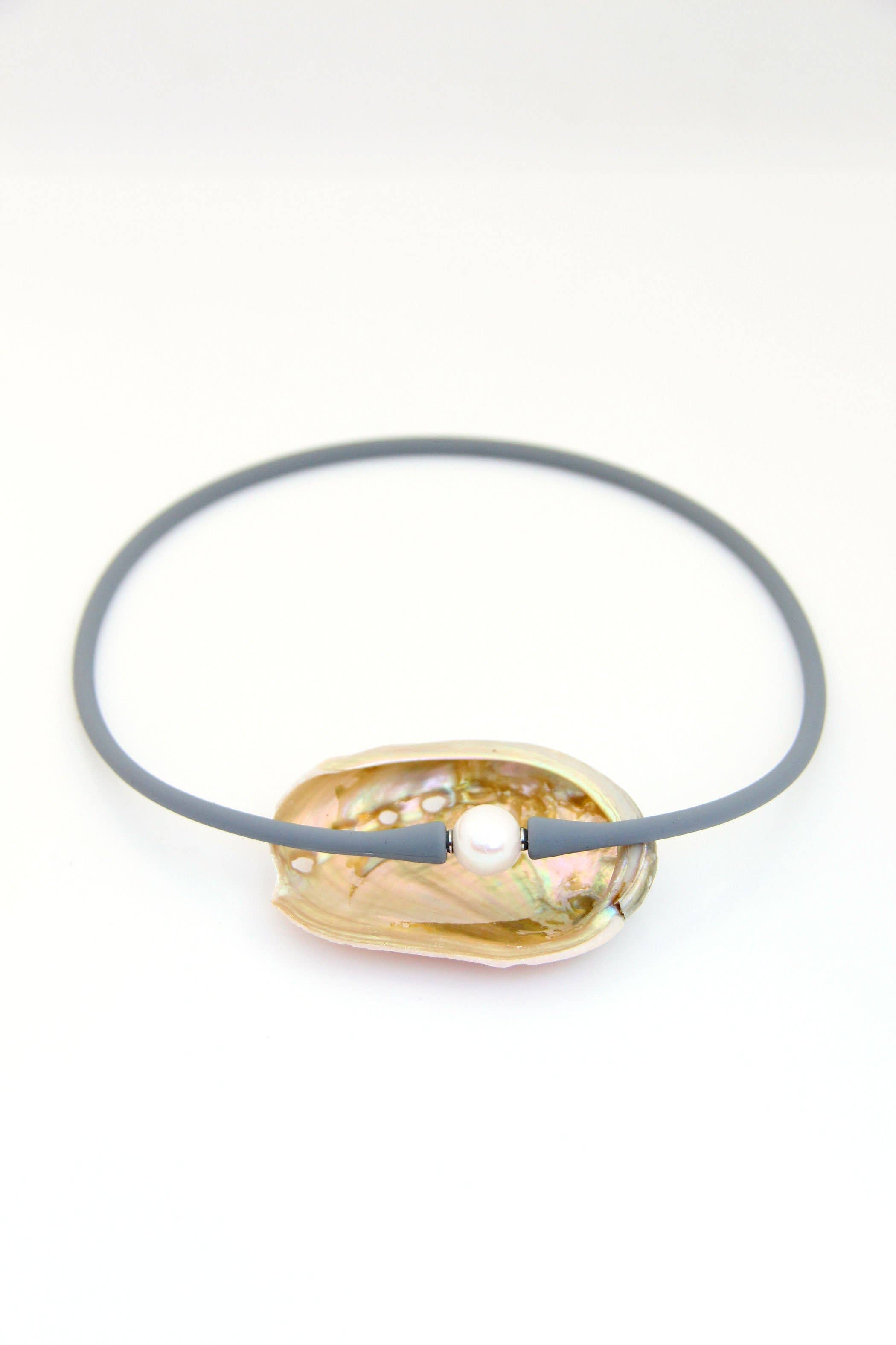 Woman Shops World – wholesale Beaded/pearl necklace – Janis The Pearl Silicone + Pearl Necklaces, Waterproof17