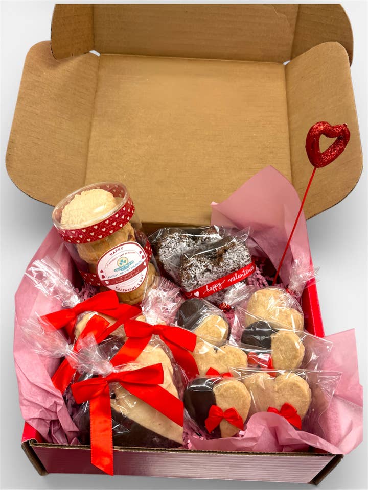 💝Valentine’s Gift Box – Chocolate heart for wholesale by GreenIsland Bakery