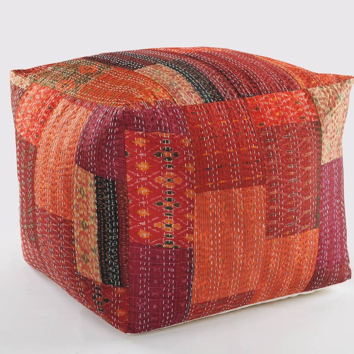 Pouf Kantha pourpre pour la vente par LR Home