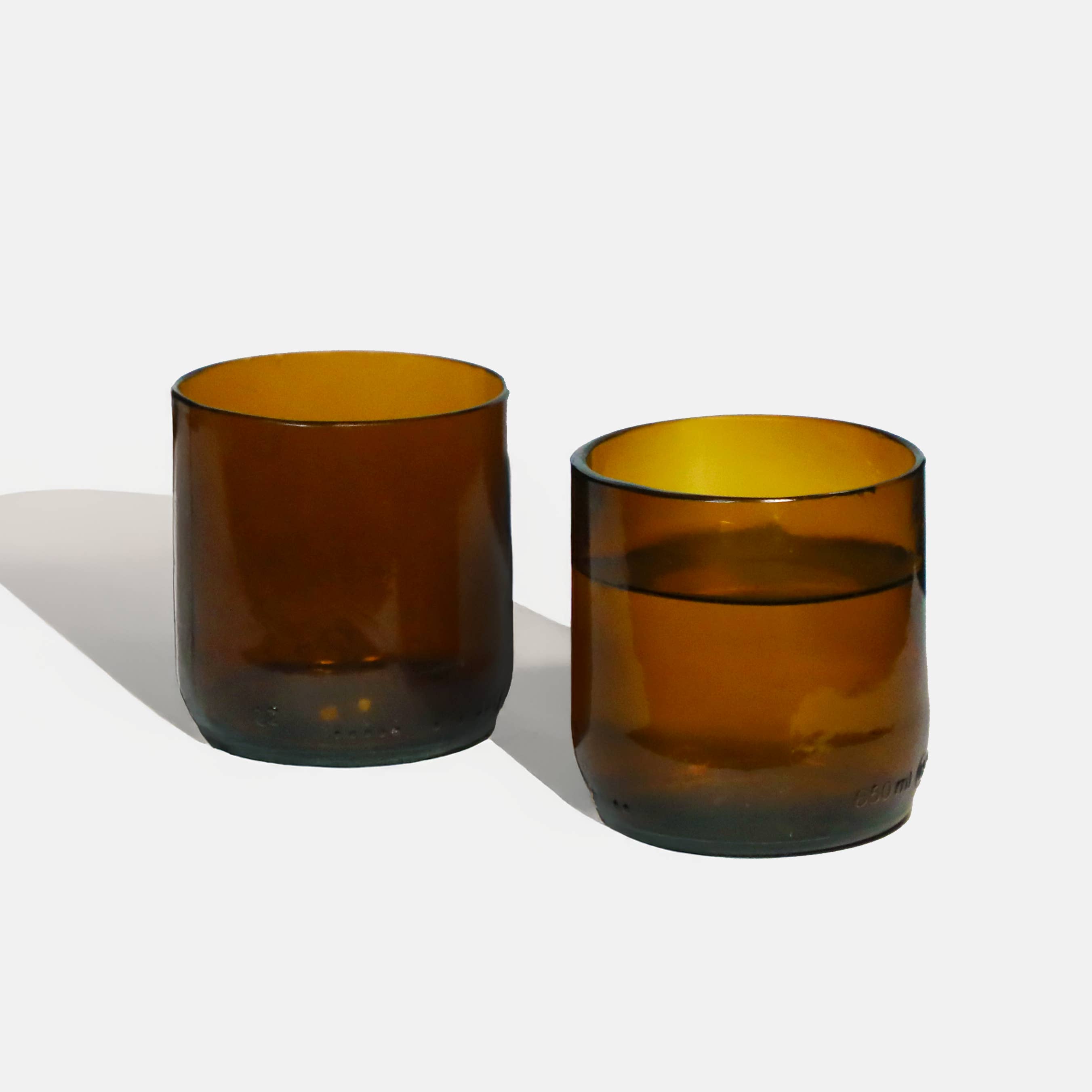 Mosa – wholesale Dricksglas och koppar – Bärnstensfärgade vinglas av flaskor