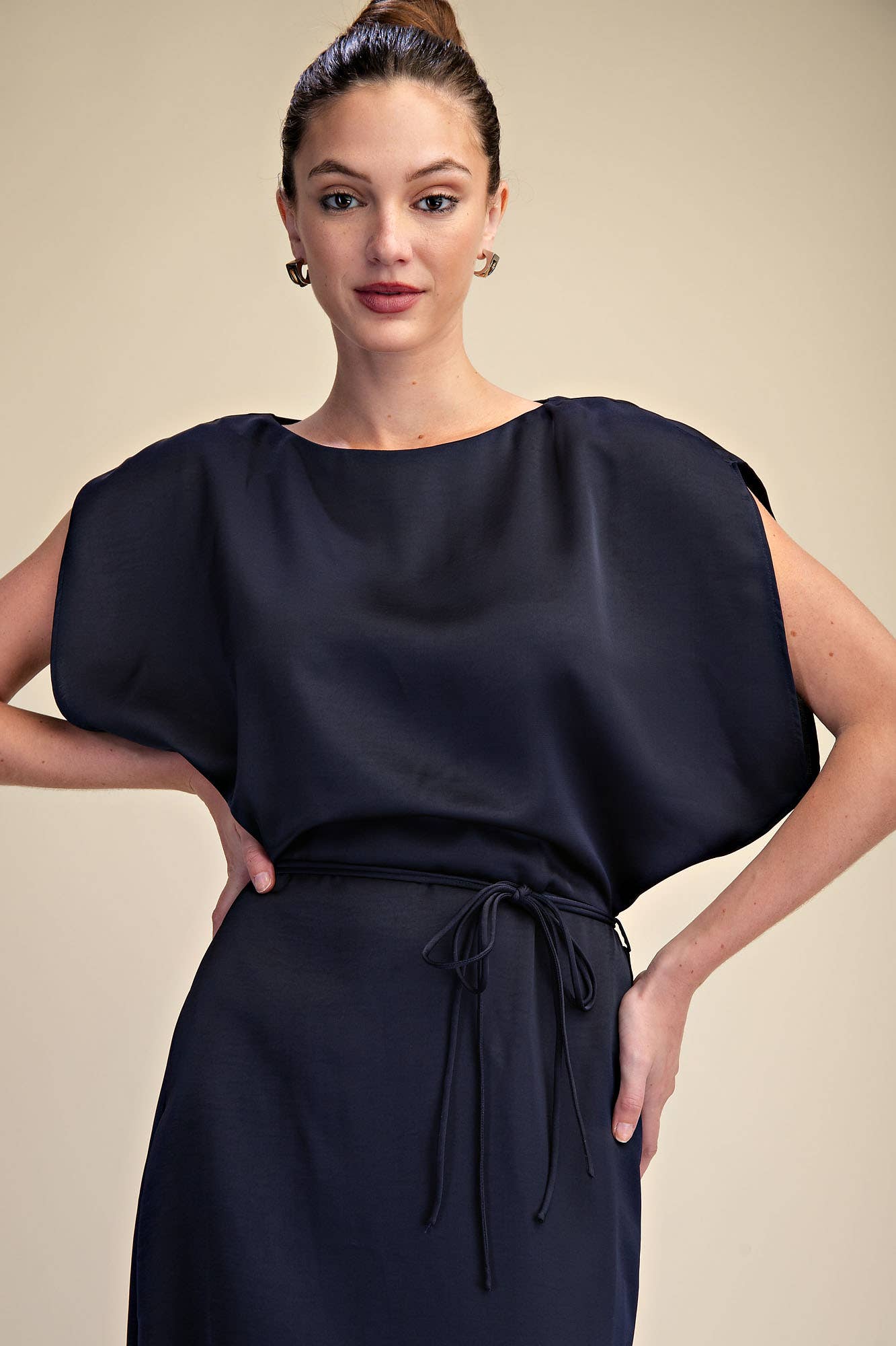 Glam - Wholesale Dress - Women's - Round Neck Waist Tie Back Slit Midi Dress2