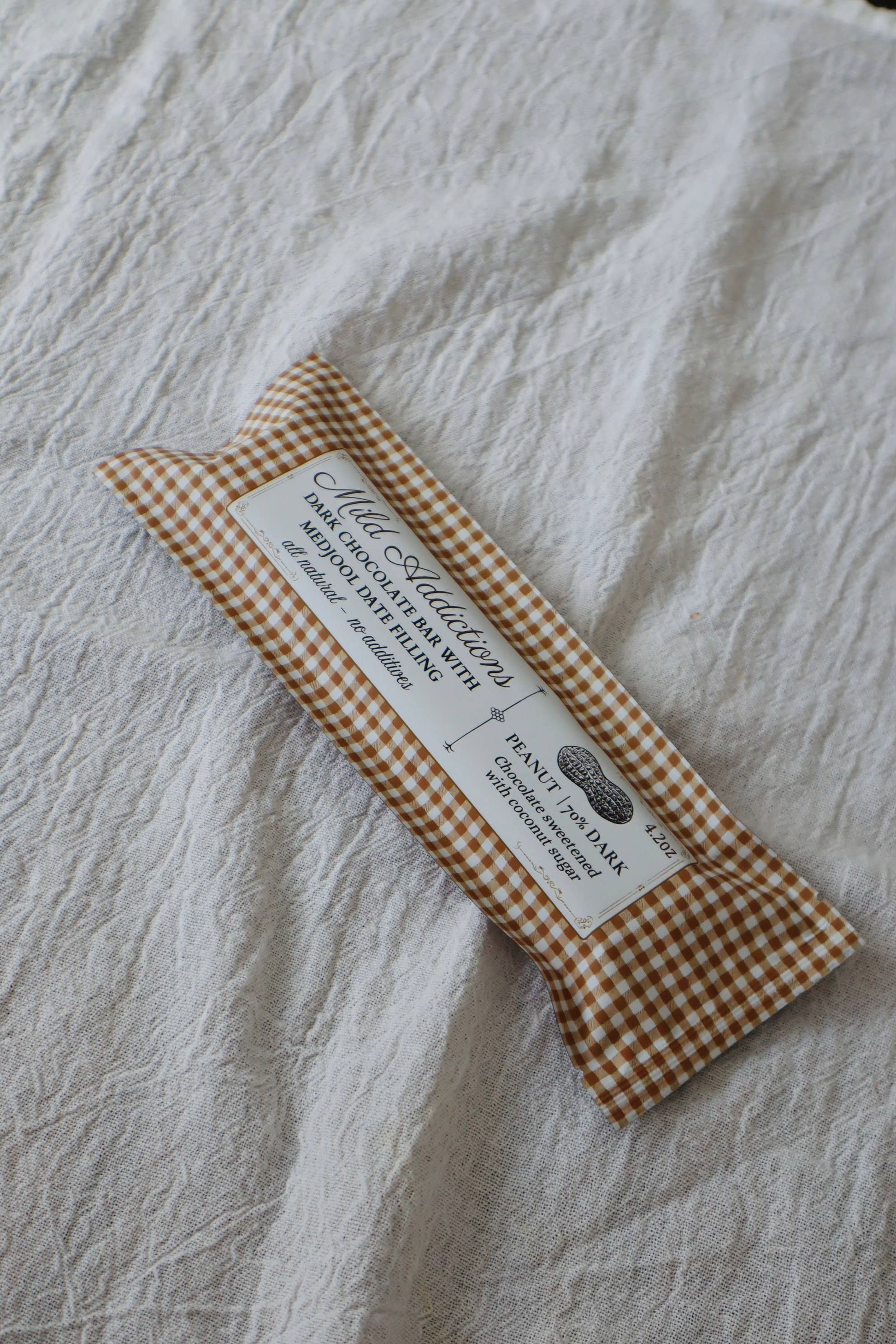 Mild Addictions - Vendita all'ingrosso Barretta di cioccolato - Barretta di Cioccolato Fondente con Ripieno di Arachidi e Datteri Medjool 4,2oz1