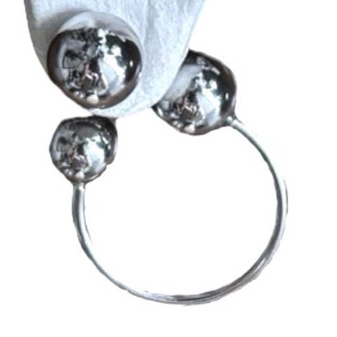 Boucles d'oreilles créoles géométriques en argent pour la vente par London Atelier Byproduct