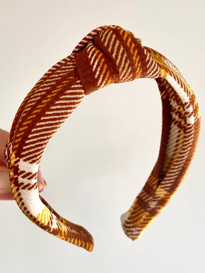 Bandeau noué brun à carreaux d'automne pour la vente par Knot Sew Simple