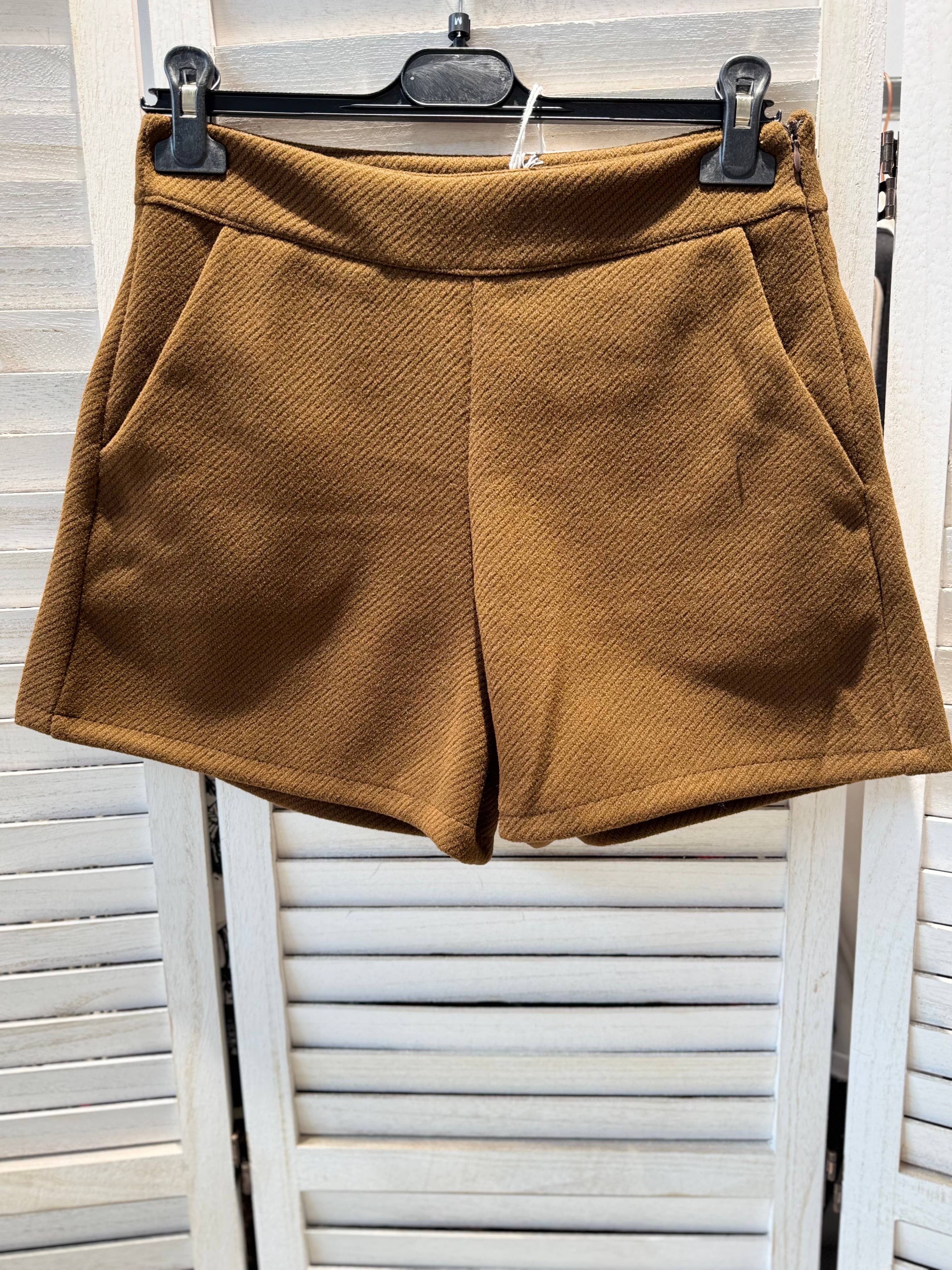 VICTORIA&ISAAC - Wholesale Shorts - Women's - Elegant Women's Shorts - 1336brown5