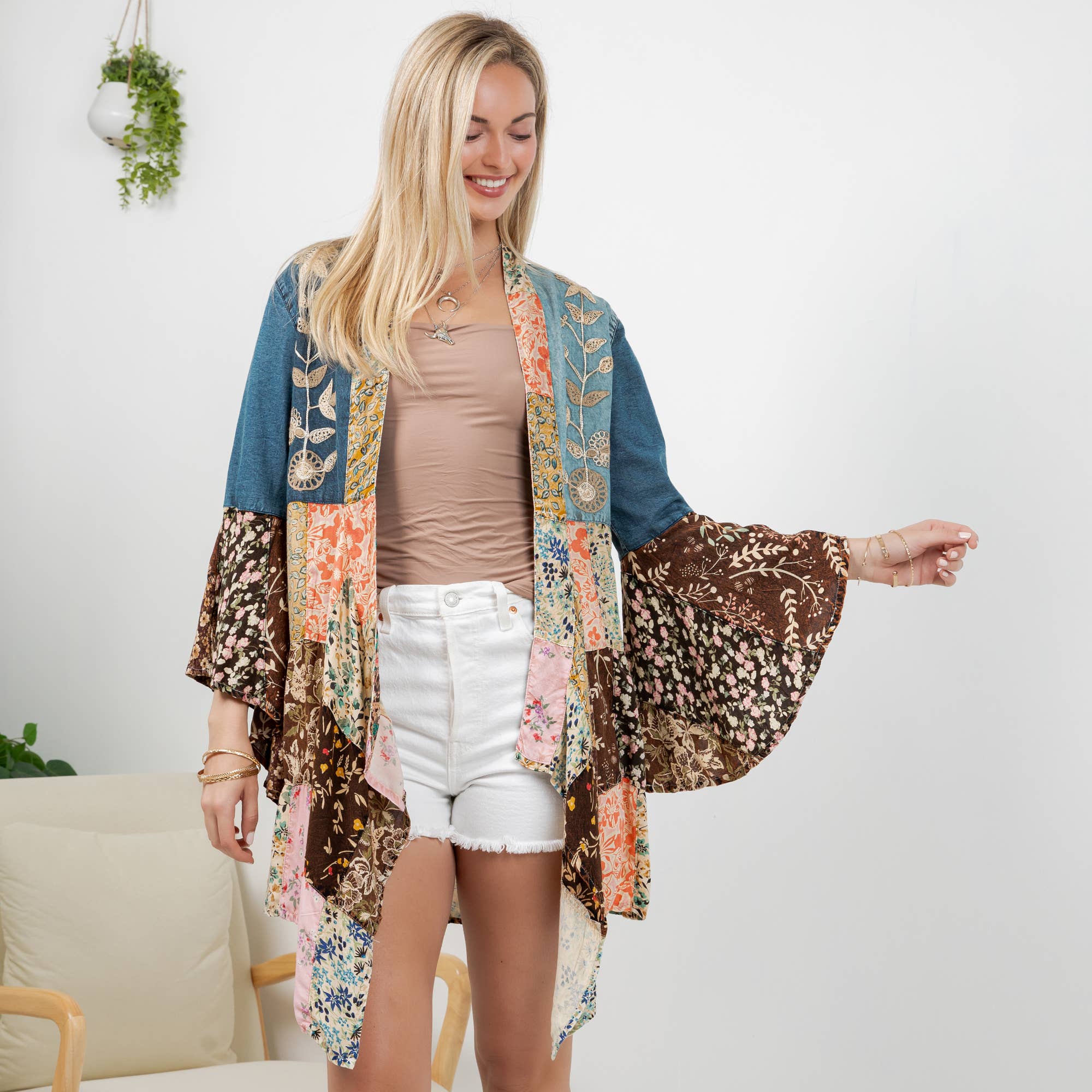 Young Threads - Wholesale Kimono - Dames - Westerse Boho Chic: Motief Geborduurde Denim Lange Shrug (NIEUW)10