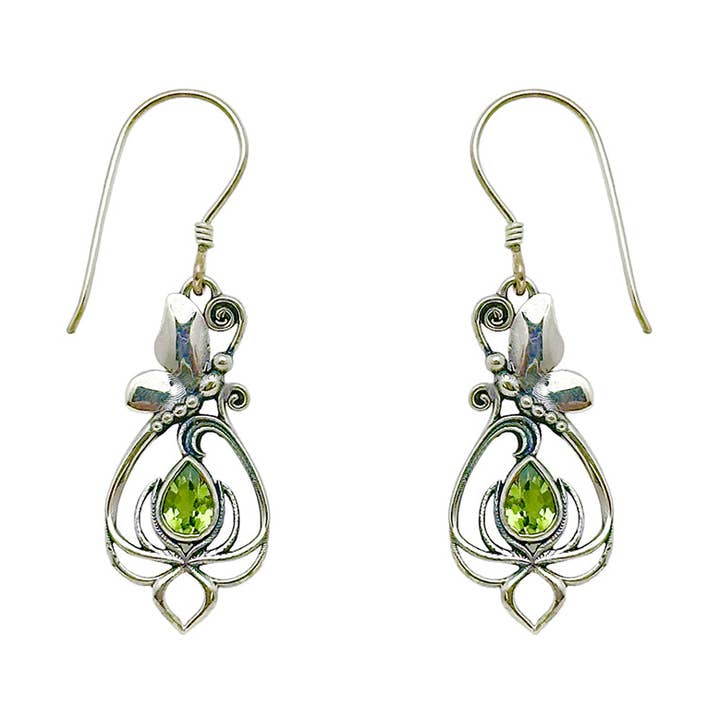 Boucles d'oreilles papillon/lotus en argent péridot (308BPE) pour la vente par Vera Wolf