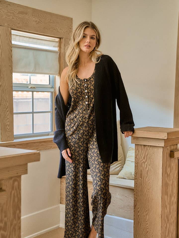Doe and Rae - Wholesale Jumpsuit - Women's - FRONT BUTTON JUMPSUIT W/ POCKETS - 27018R-1