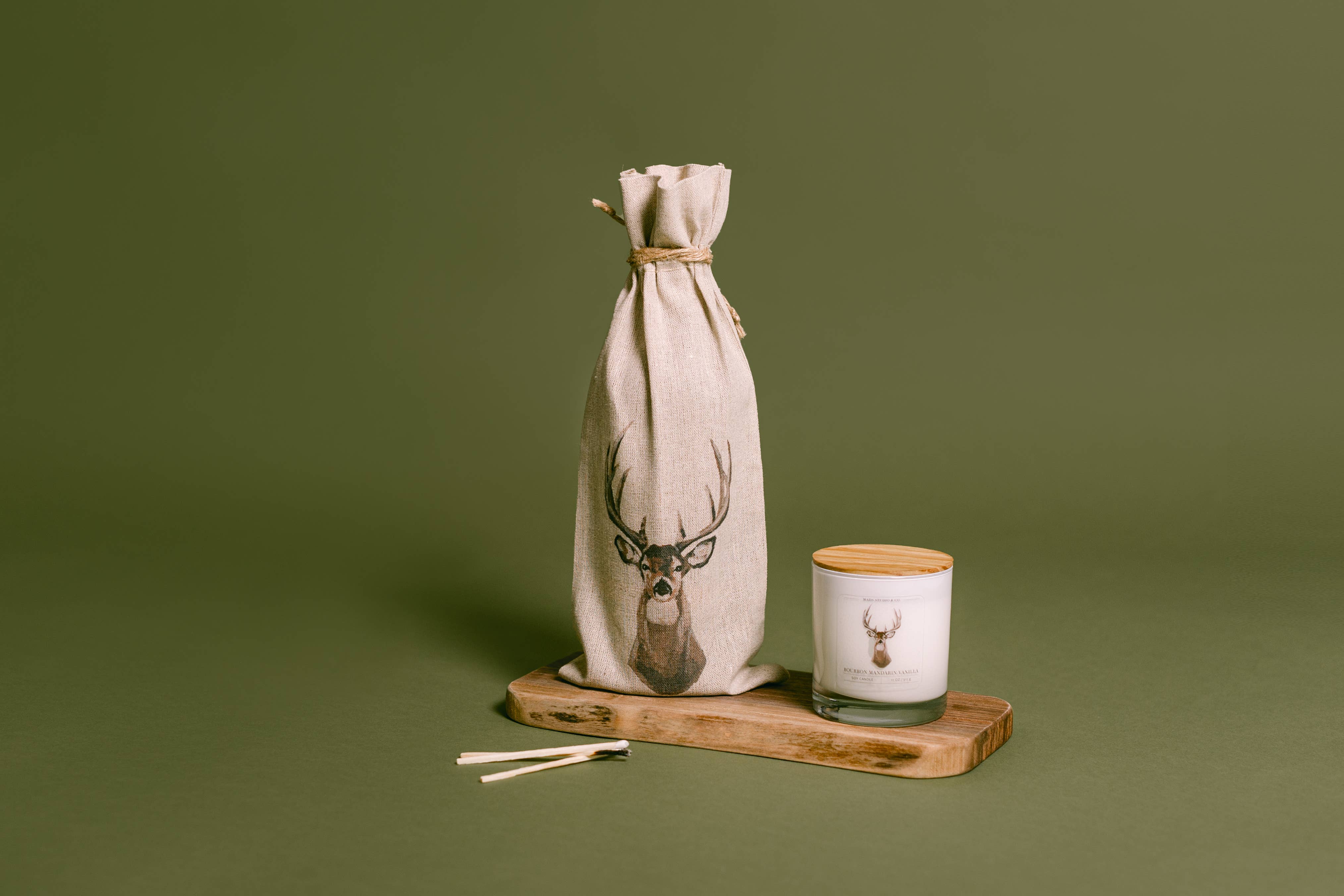 Mads Studio & Co. - Wholesale Wine Gift Bag - Whitetailed Deer Wine Bag2