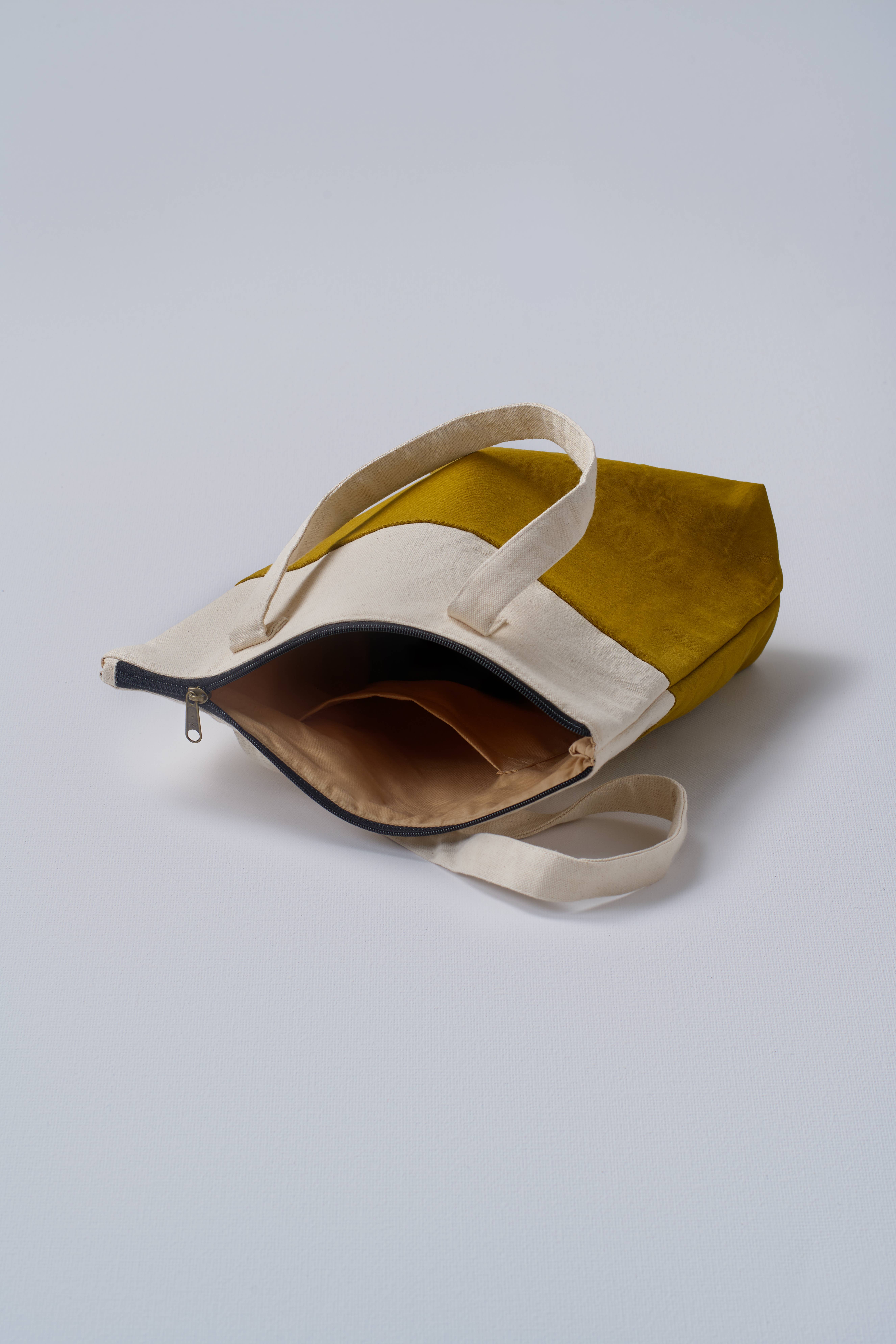 Atolia Designs – Großhandel Schultertasche – Damen – Champagner und Senf Tragetasche1