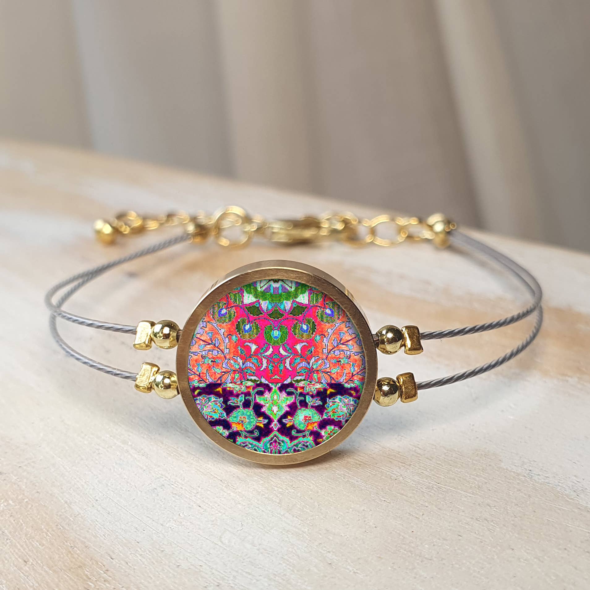 Noa Jewellery – wholesale Charm/dangle bracelet – Round Ceramic Bracelet, Gold Plated Stainless Steel Frame20