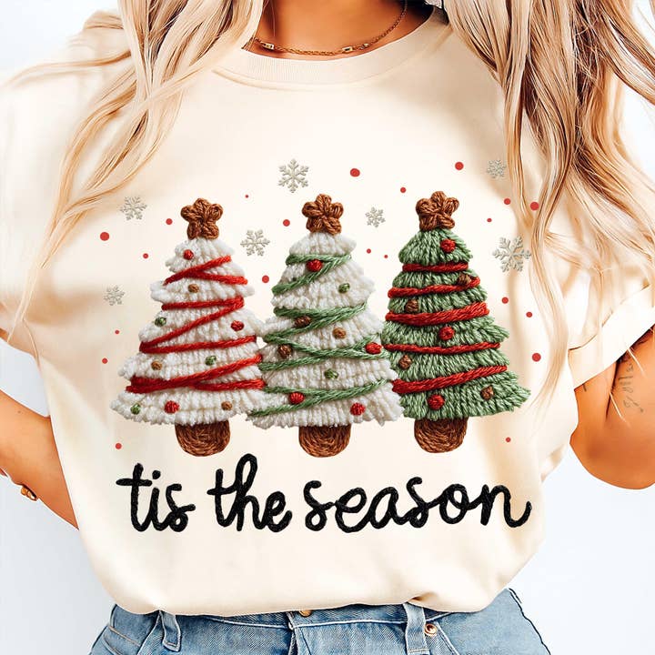Glaime - Wholesale T-Shirt (Graphic) - Women's - Comfort Colors Yarn Crochet Christmas Tree Shirt, Xmas Tee0