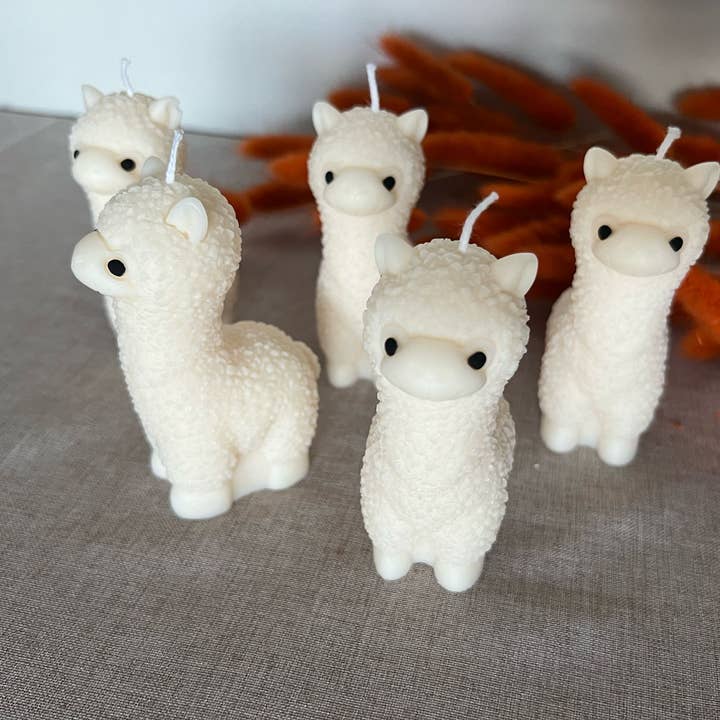 Kaze Creation Studio - Wholesale Pillar Candle - Alpaca Candle1