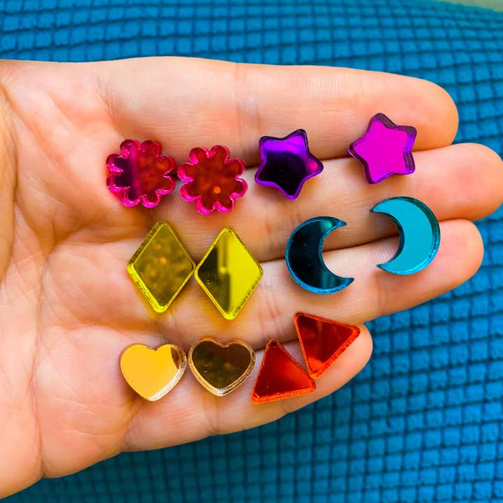 Set di 6 paia di borchie ispirate allo stile «Stick on» per la vendita all'ingrosso da parte di Garbage Humans