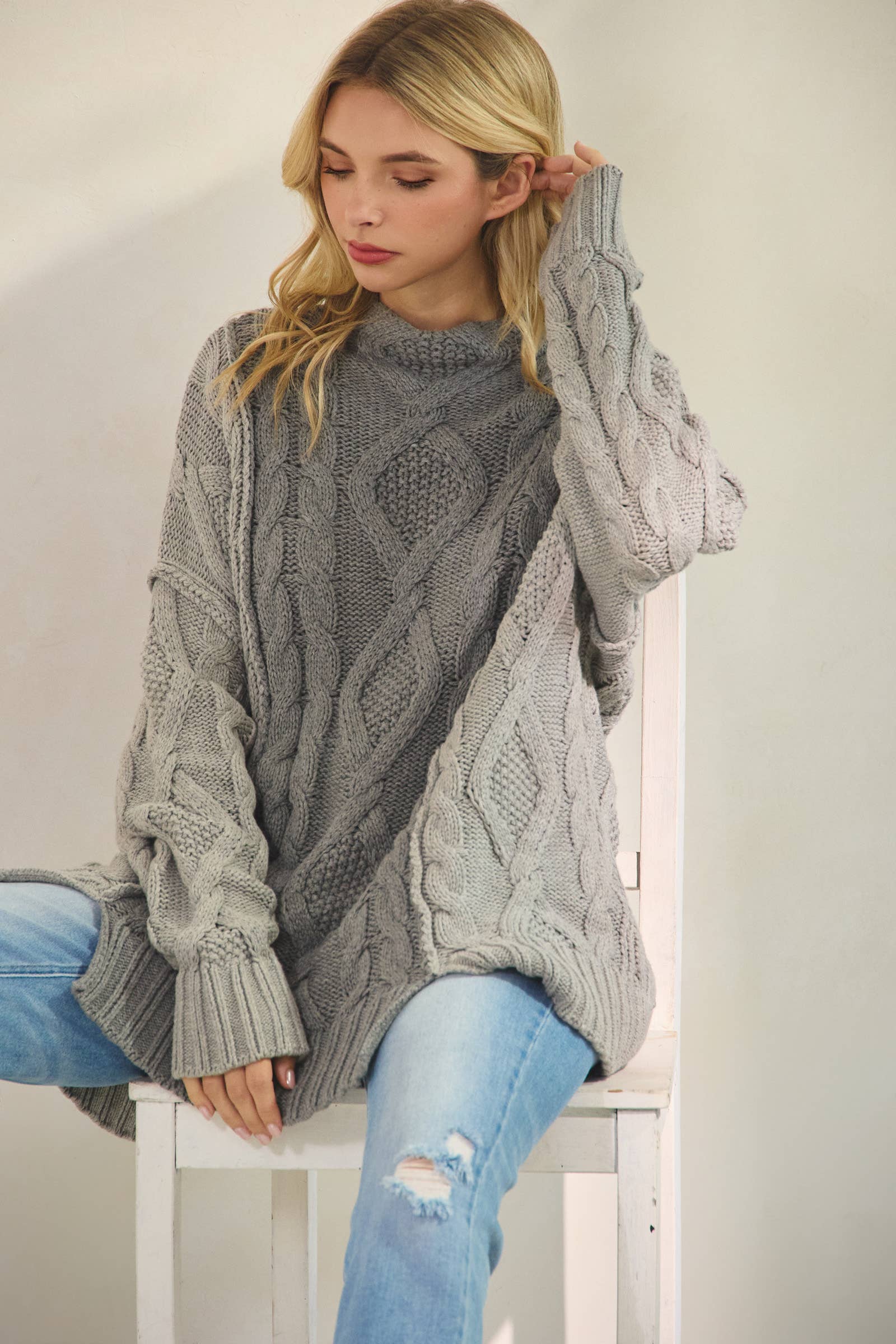 Tres Bien, Inc - Vente Pull tunique – femme - PULL À COL ROND EN MAILLE SURDIMENSIONNÉE IT-10061-DESIGN L/S1